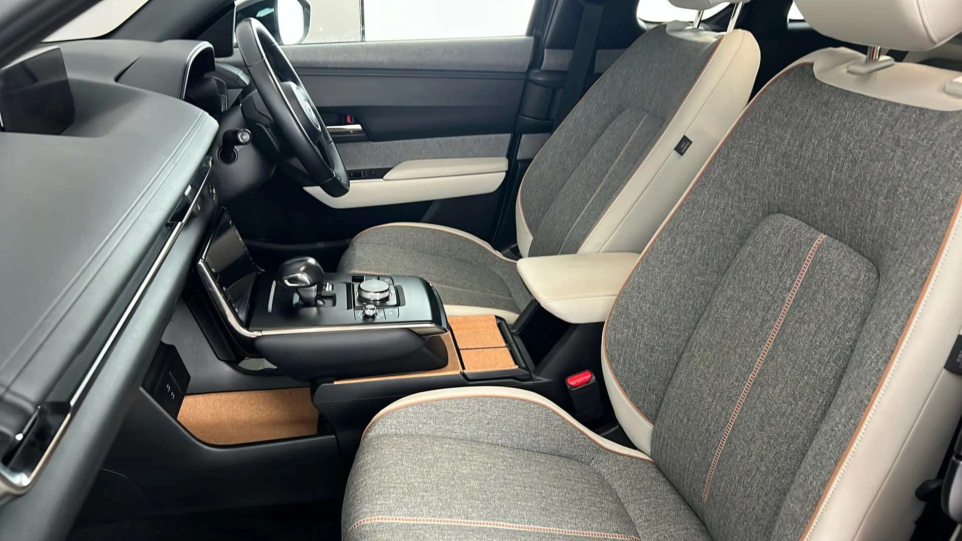 2023 MAZDA MX-30 2023 MAZDA MX-30