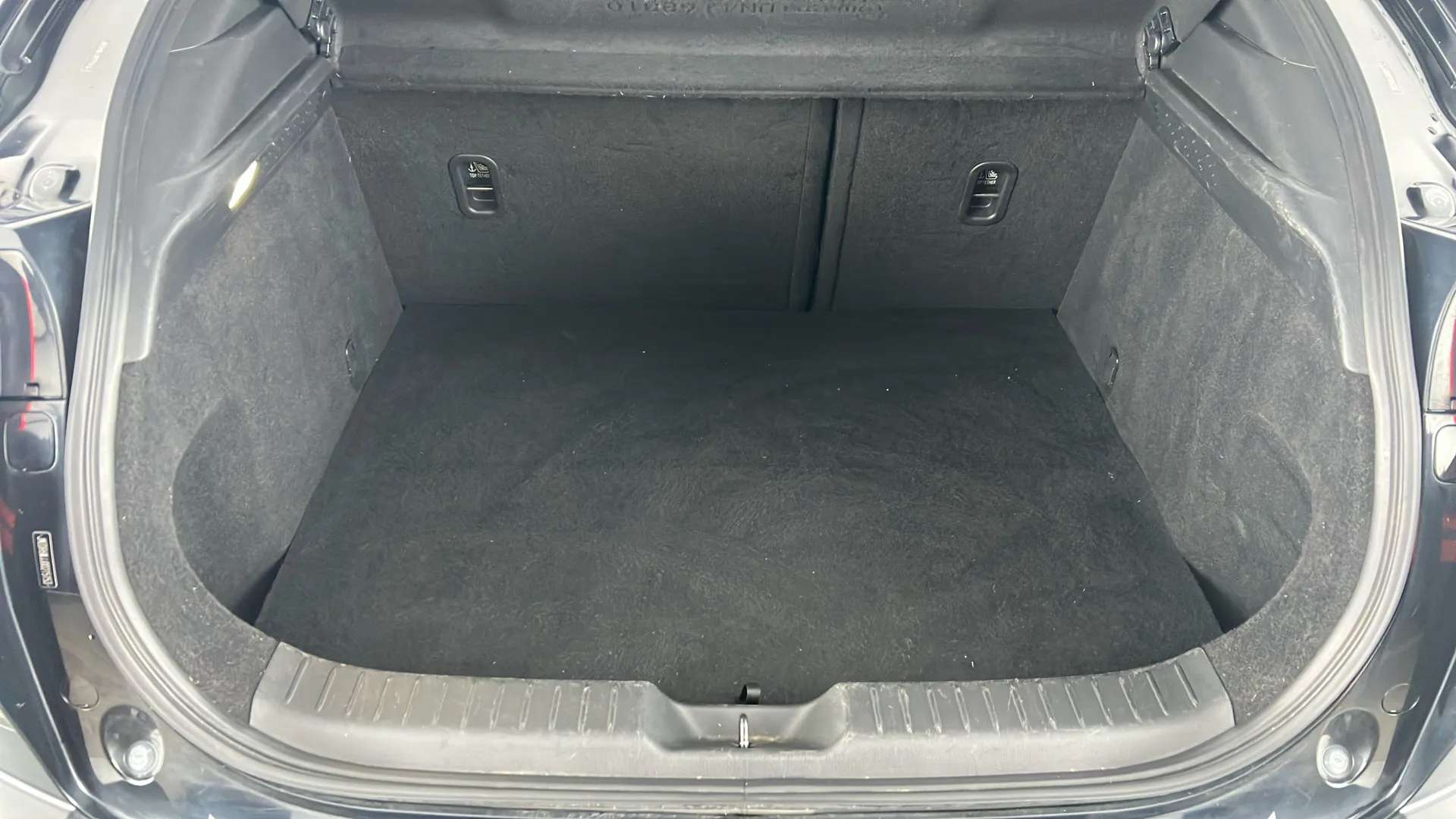 2023 MAZDA MX-30 2023 MAZDA MX-30