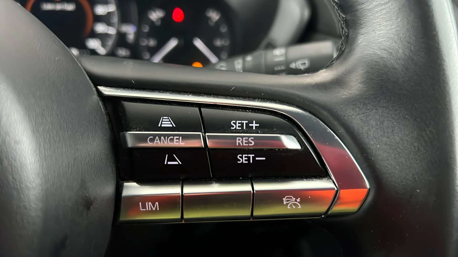 2023 MAZDA MX-30 2023 MAZDA MX-30