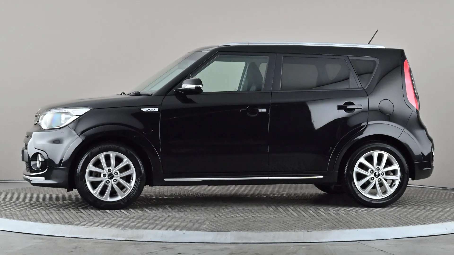 A 2017 KIA SOUL 1.6 GDi 2 A 2017 KIA SOUL 1.6 GDi 2