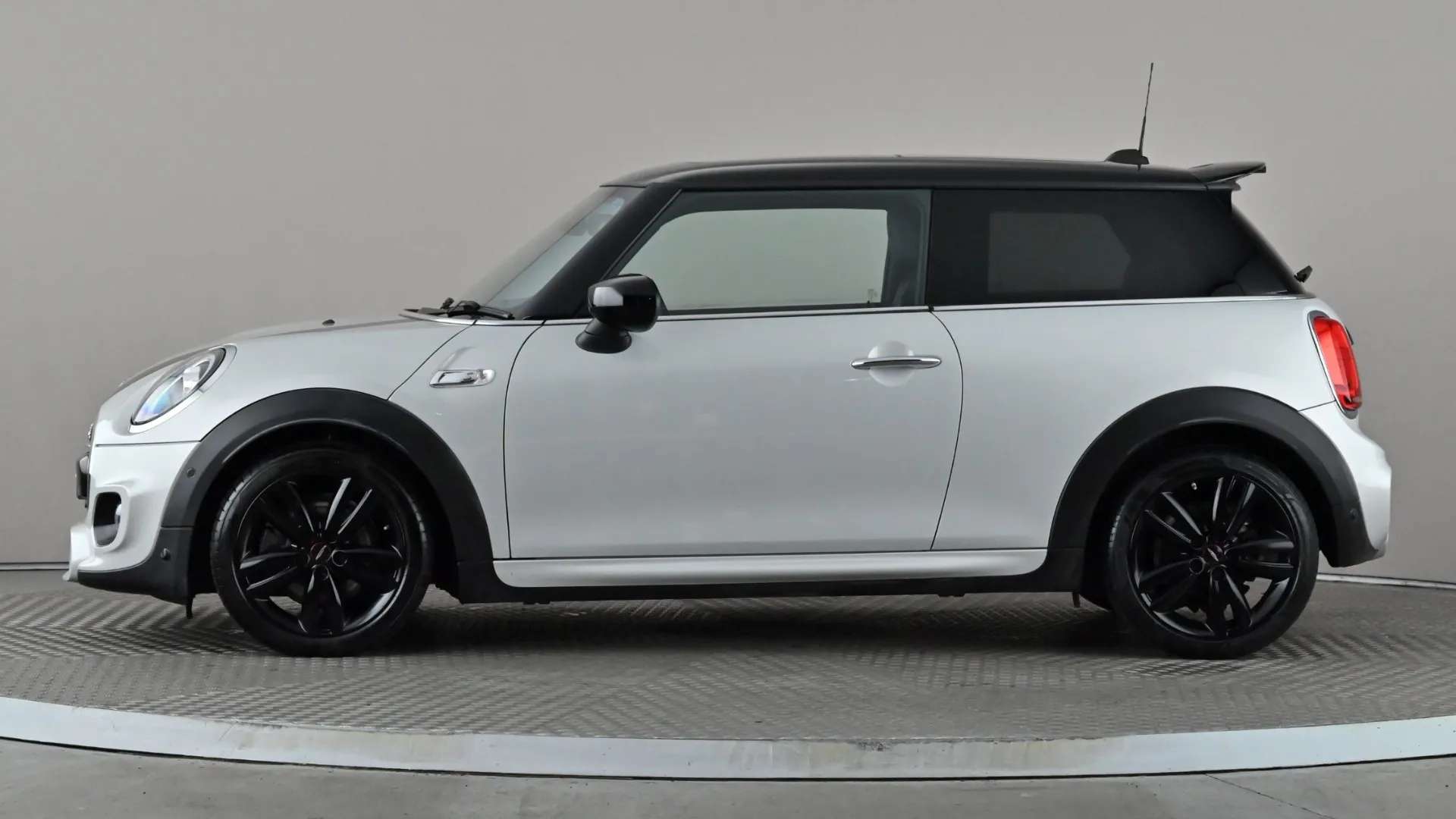 A 2021 MINI HATCH 2.0 Cooper S Sport II Auto A 2021 MINI HATCH 2.0 Cooper S Sport II Auto