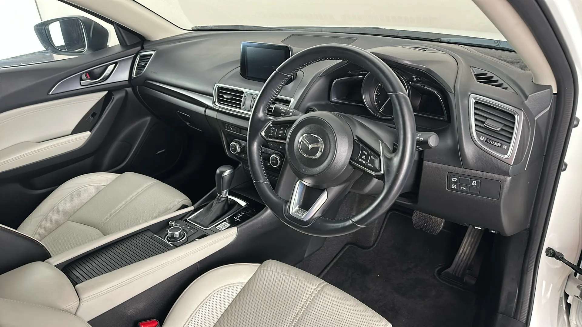 2017 MAZDA MAZDA3 2017 MAZDA MAZDA3