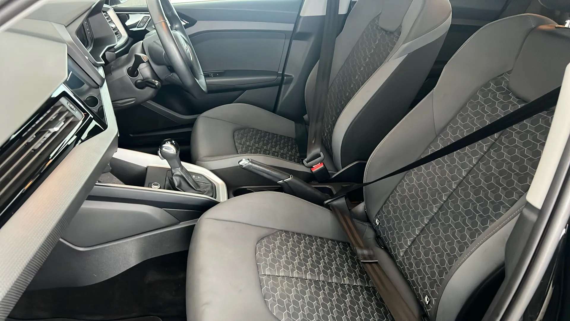 2021 AUDI A1 2021 AUDI A1