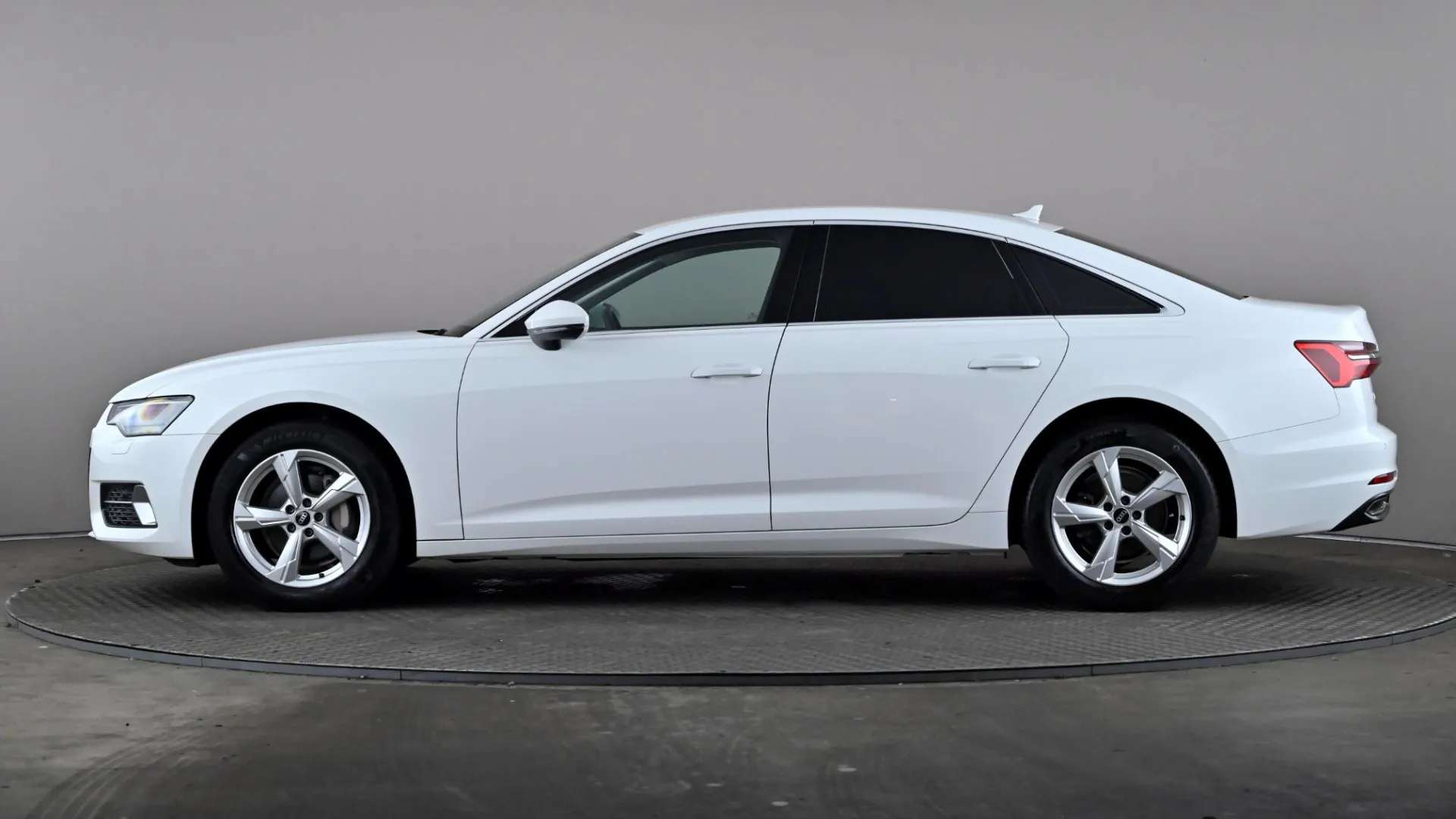 A 2021 AUDI A6 40 TFSI Sport S Tronic A 2021 AUDI A6 40 TFSI Sport S Tronic