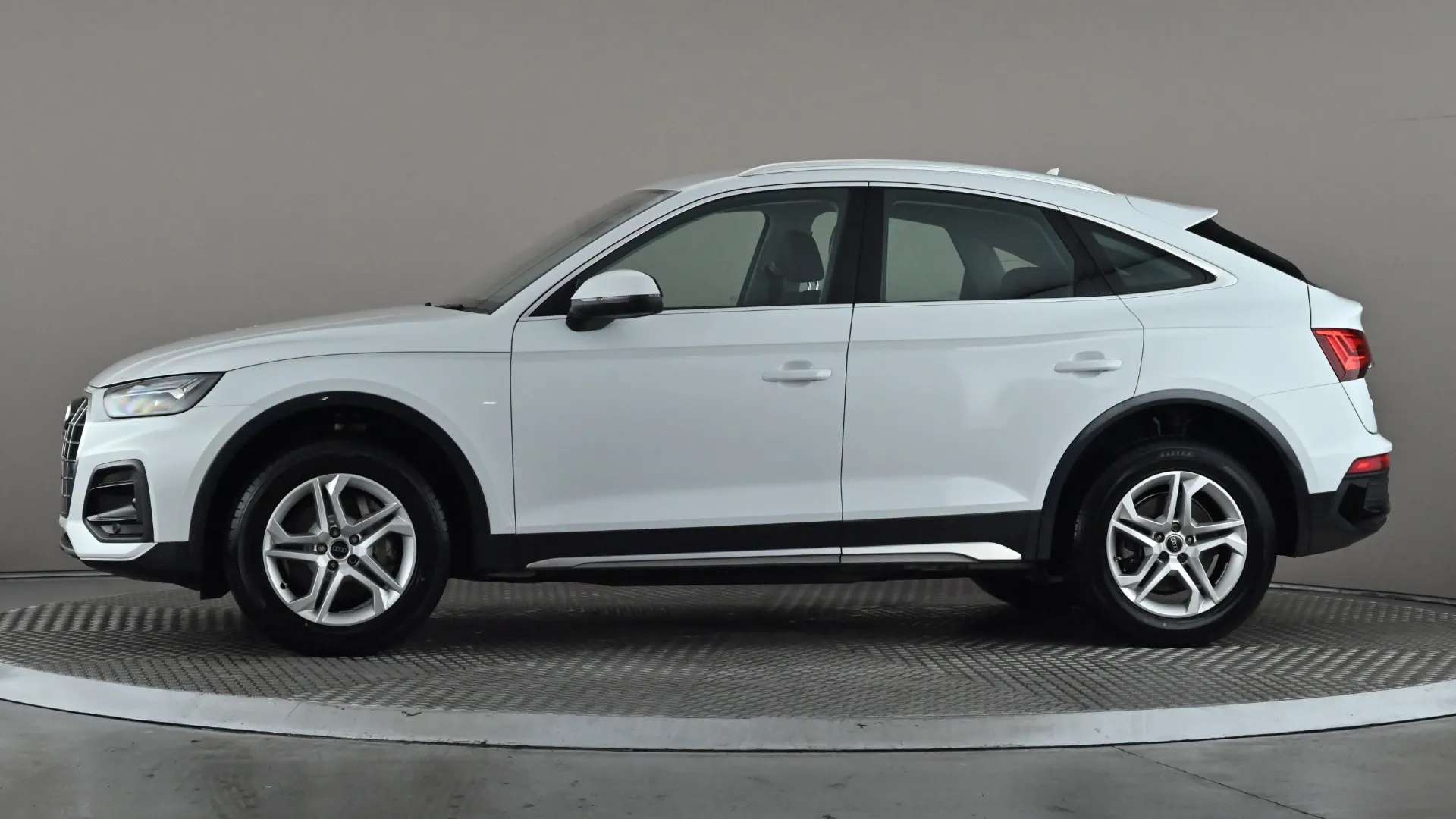 A 2022 AUDI Q5 40 TDI Quattro Sport S Tronic A 2022 AUDI Q5 40 TDI Quattro Sport S Tronic