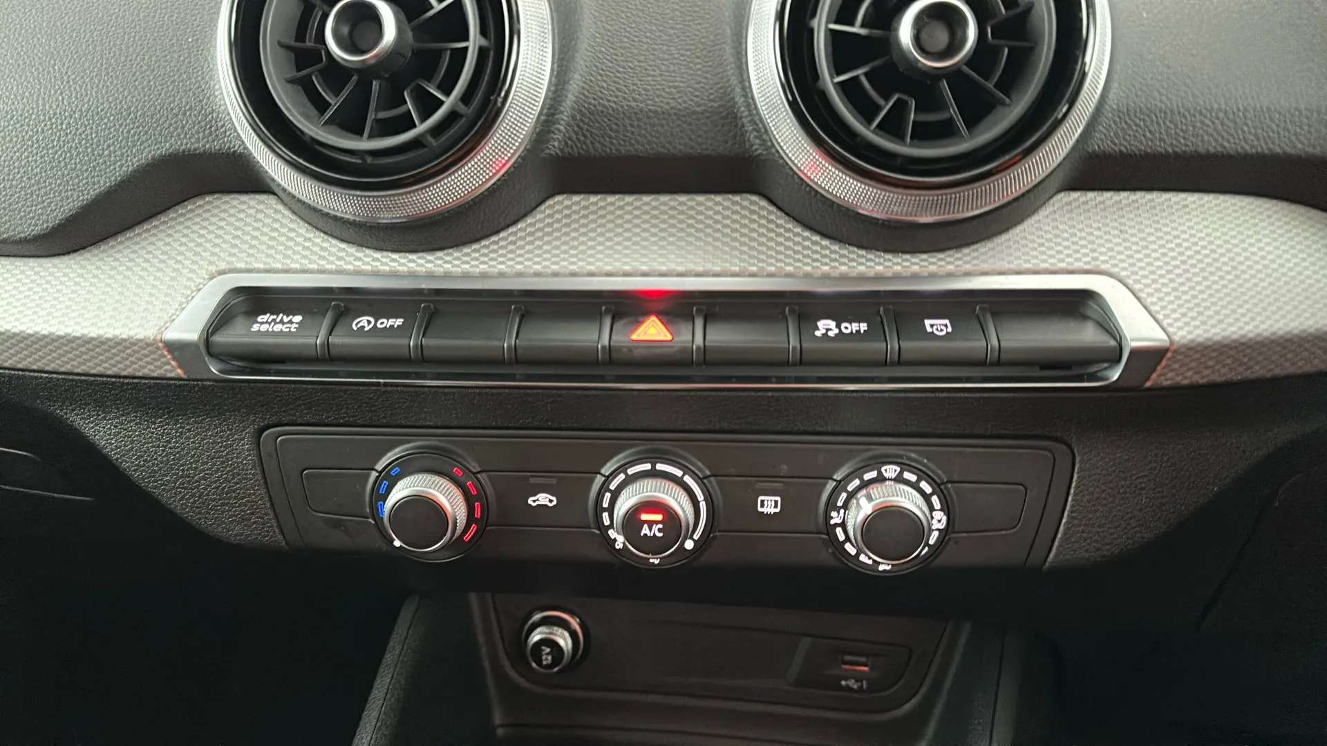 2023 AUDI Q2 2023 AUDI Q2