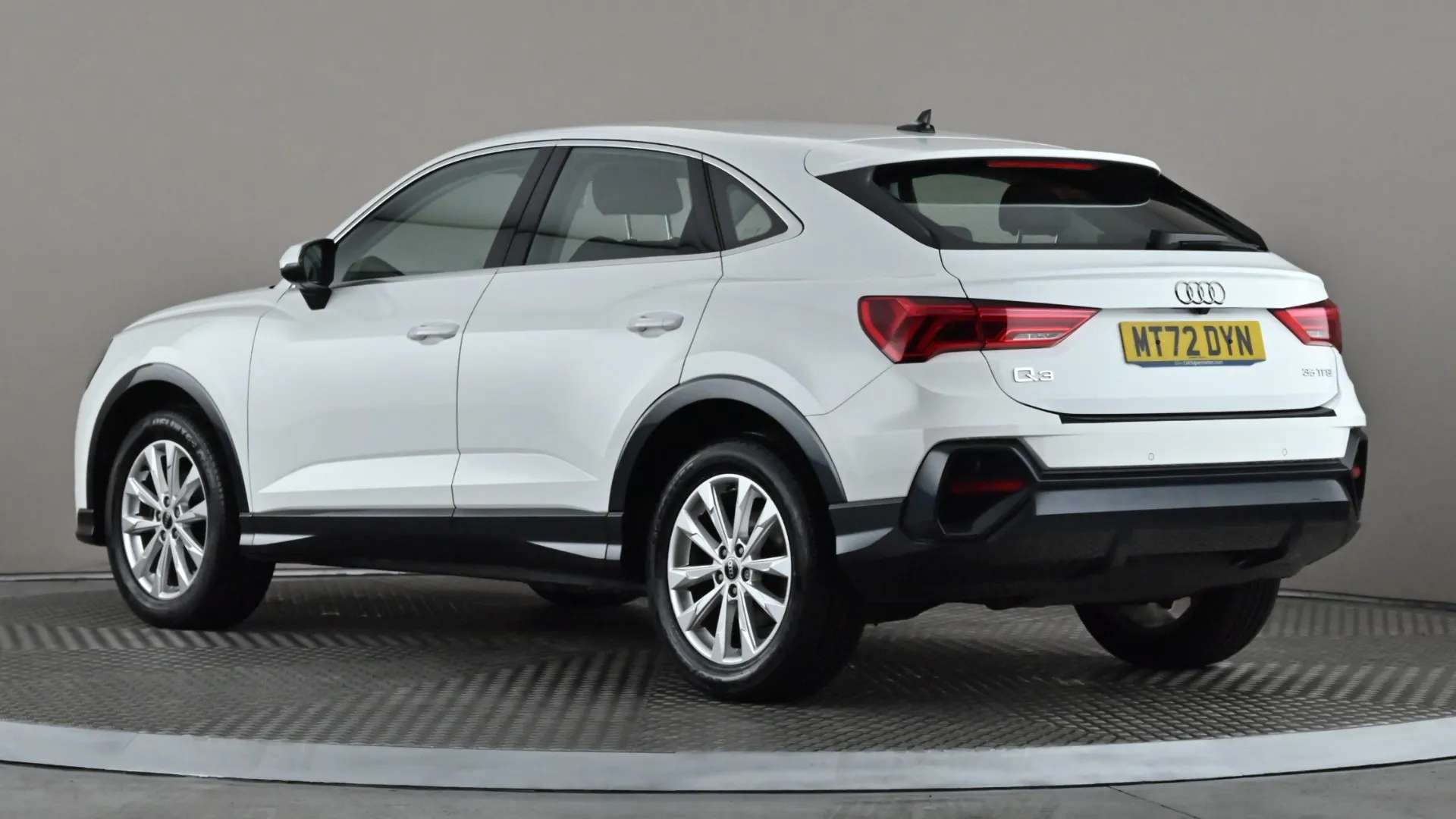 A 2022 AUDI Q3 35 TFSI Sport S Tronic A 2022 AUDI Q3 35 TFSI Sport S Tronic
