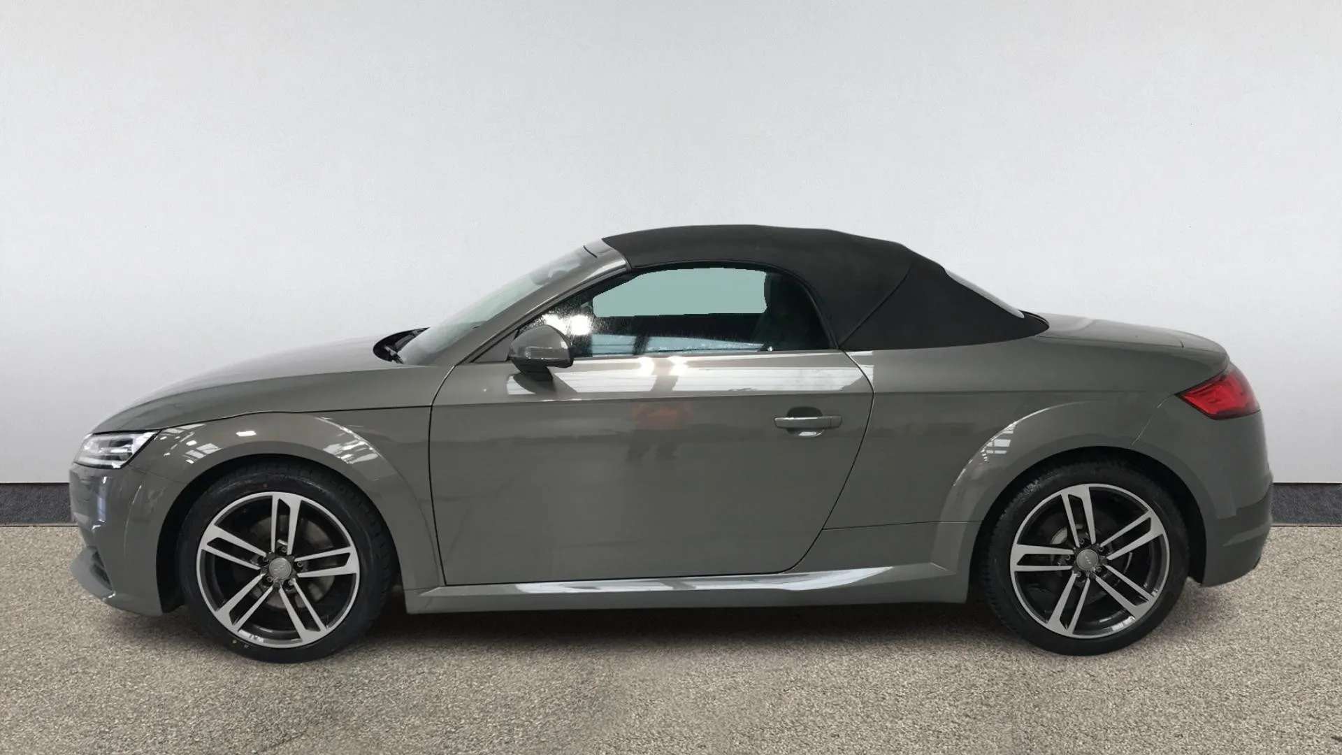 A 2022 AUDI TT 40 TFSI Sport S Tronic A 2022 AUDI TT 40 TFSI Sport S Tronic