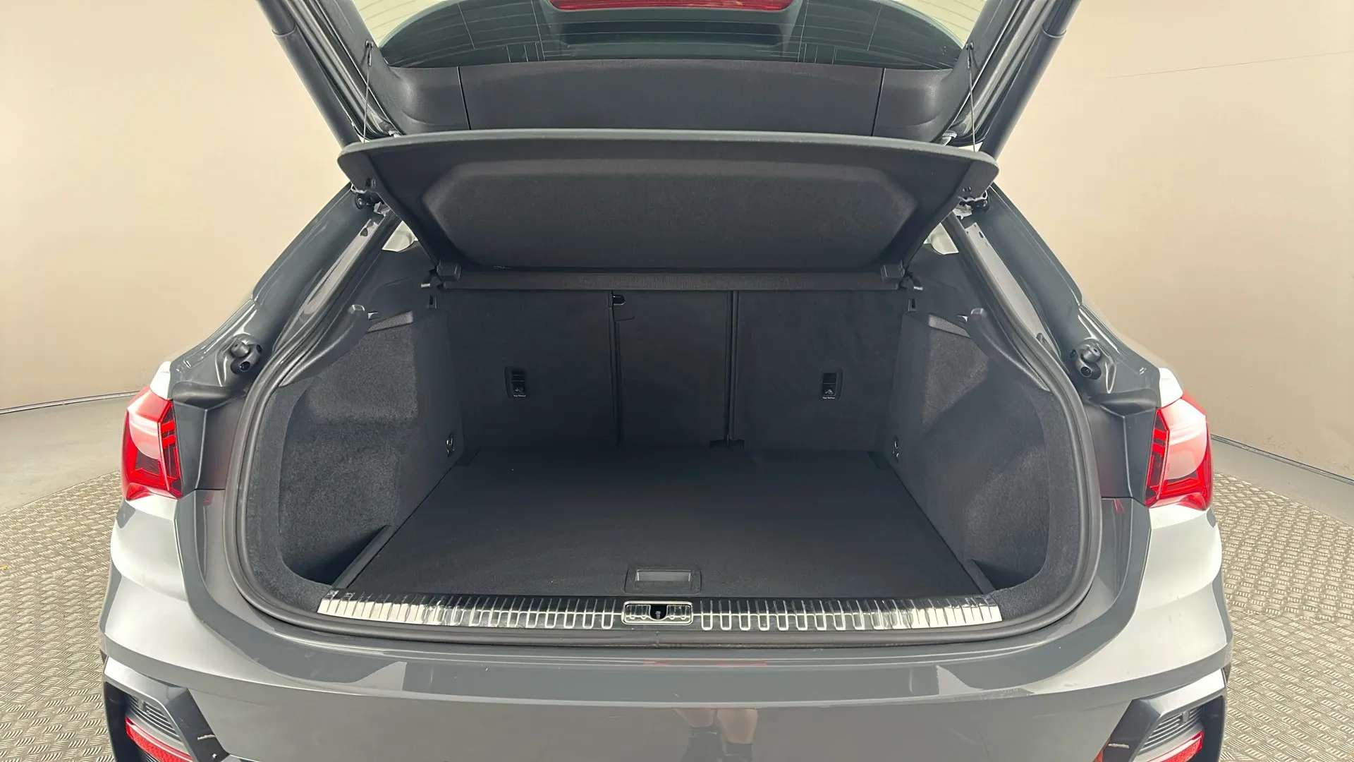 2021 AUDI Q3 2021 AUDI Q3