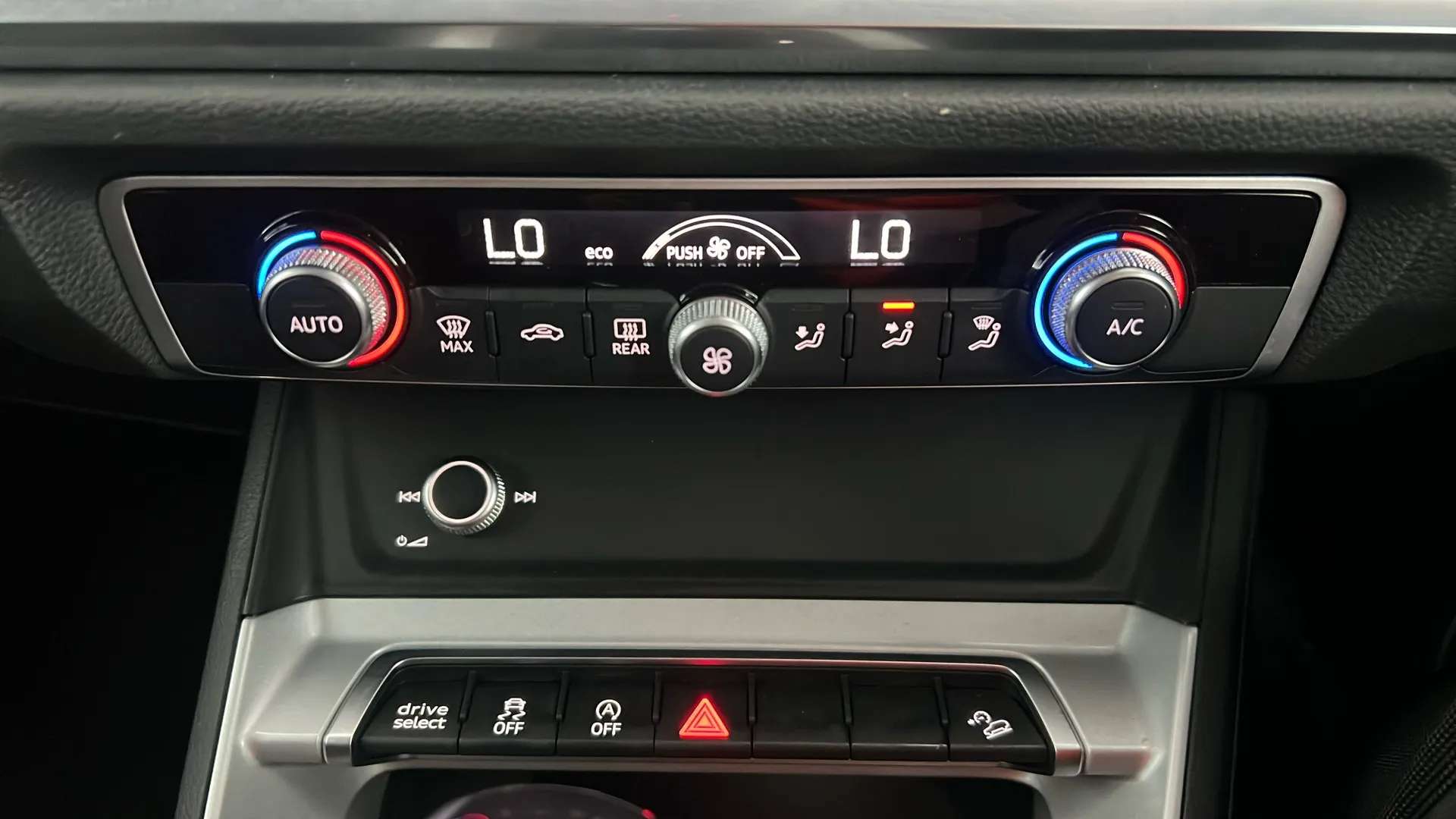 2023 AUDI Q3 2023 AUDI Q3