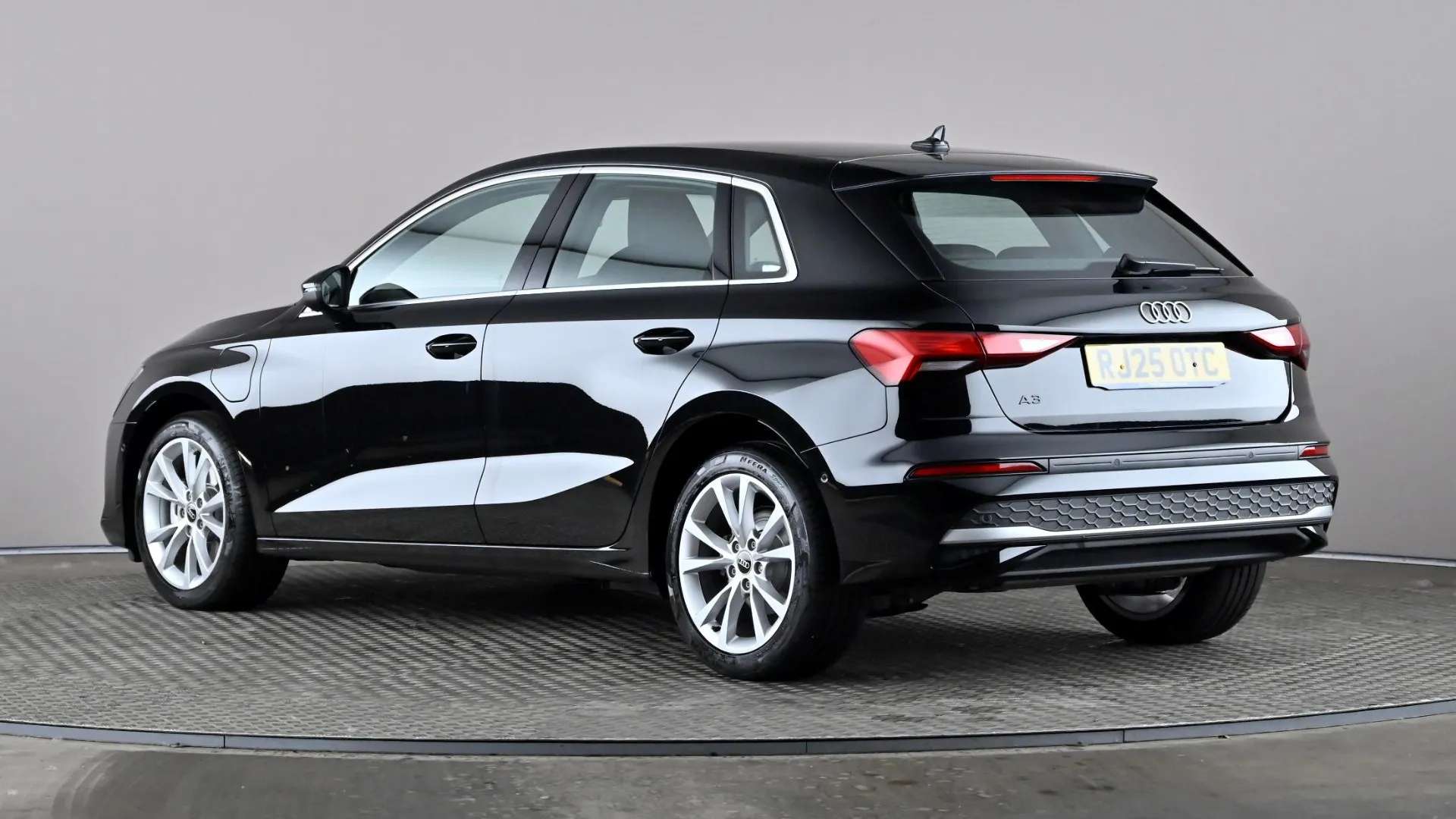 A 2025 AUDI A3 40 TFSI e Sport S Tronic A 2025 AUDI A3 40 TFSI e Sport S Tronic