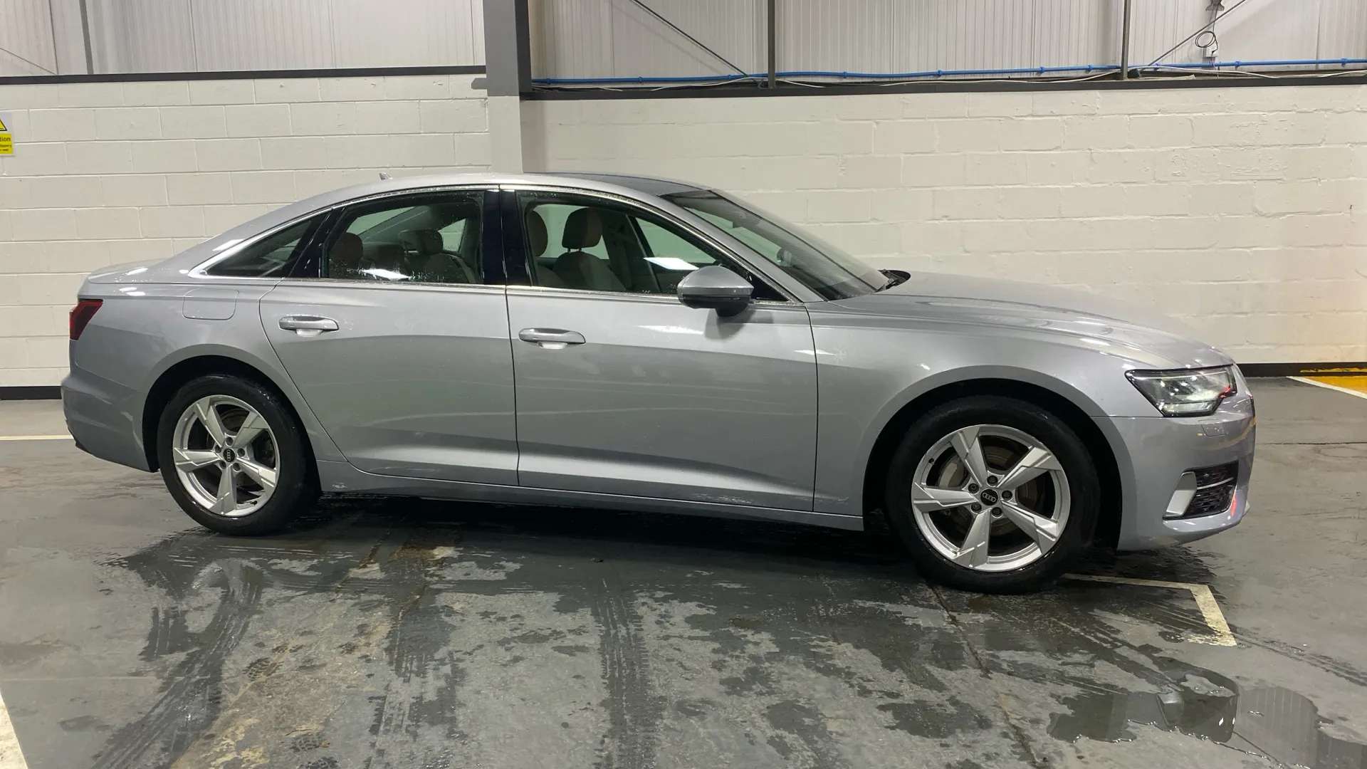 A 2022 AUDI A6 40 TFSI Sport S Tronic A 2022 AUDI A6 40 TFSI Sport S Tronic