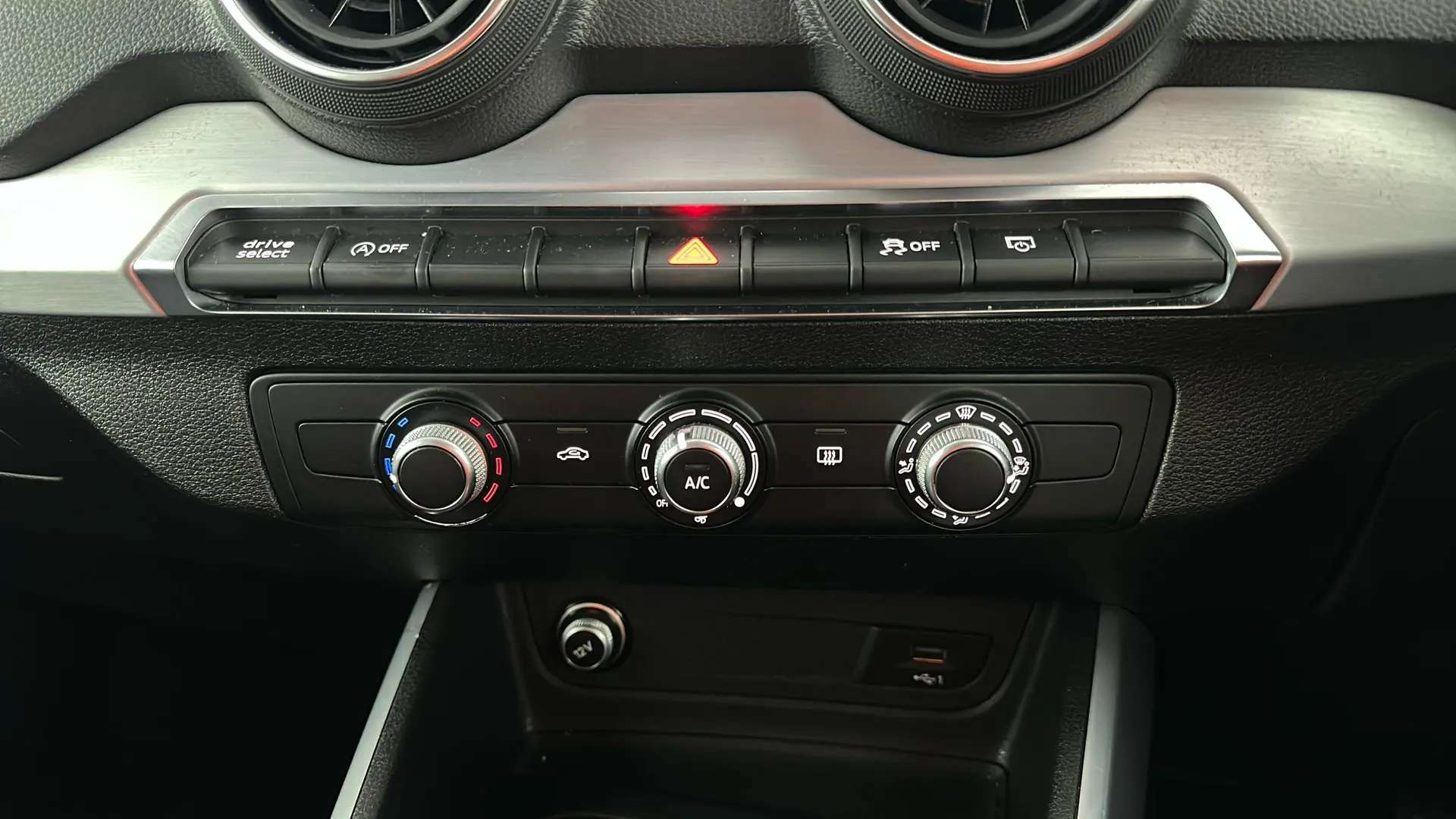 2020 AUDI Q2 2020 AUDI Q2