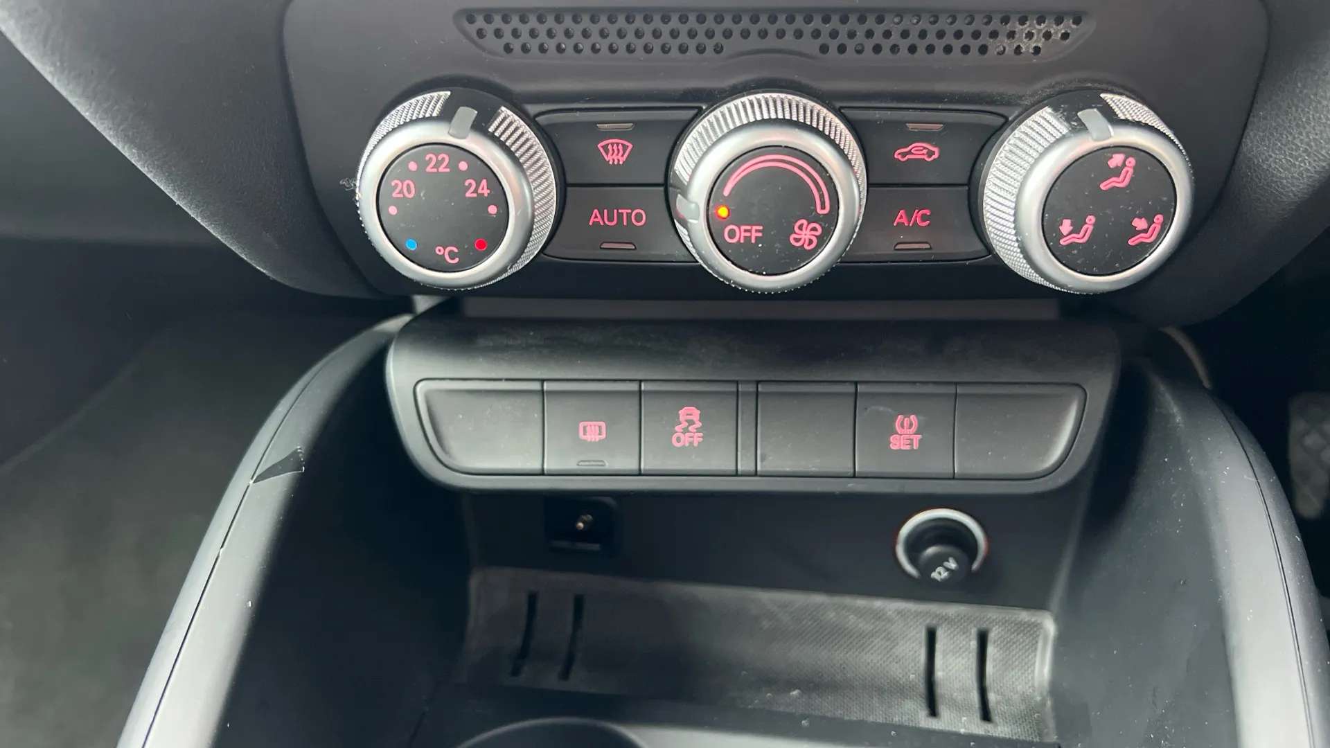 2014 AUDI A1 2014 AUDI A1