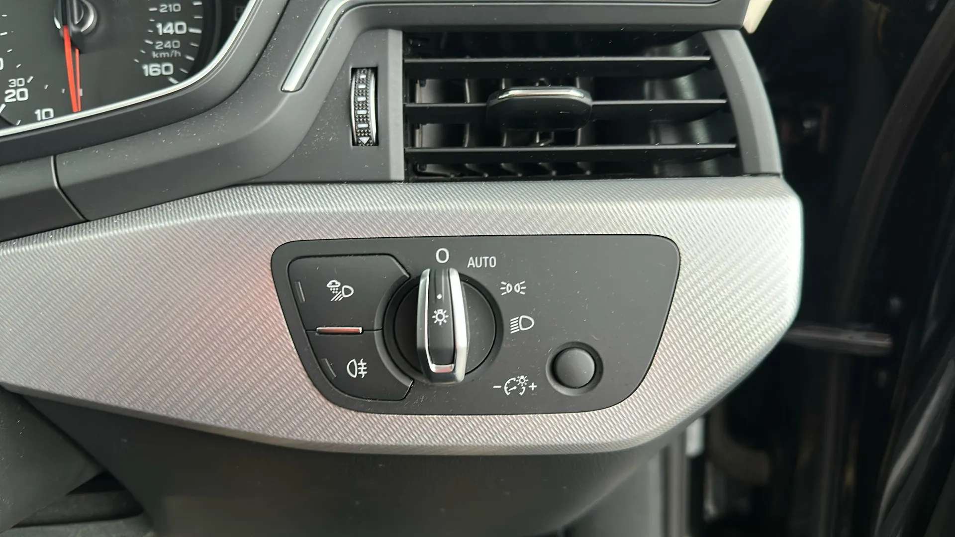 2018 AUDI A4 2018 AUDI A4