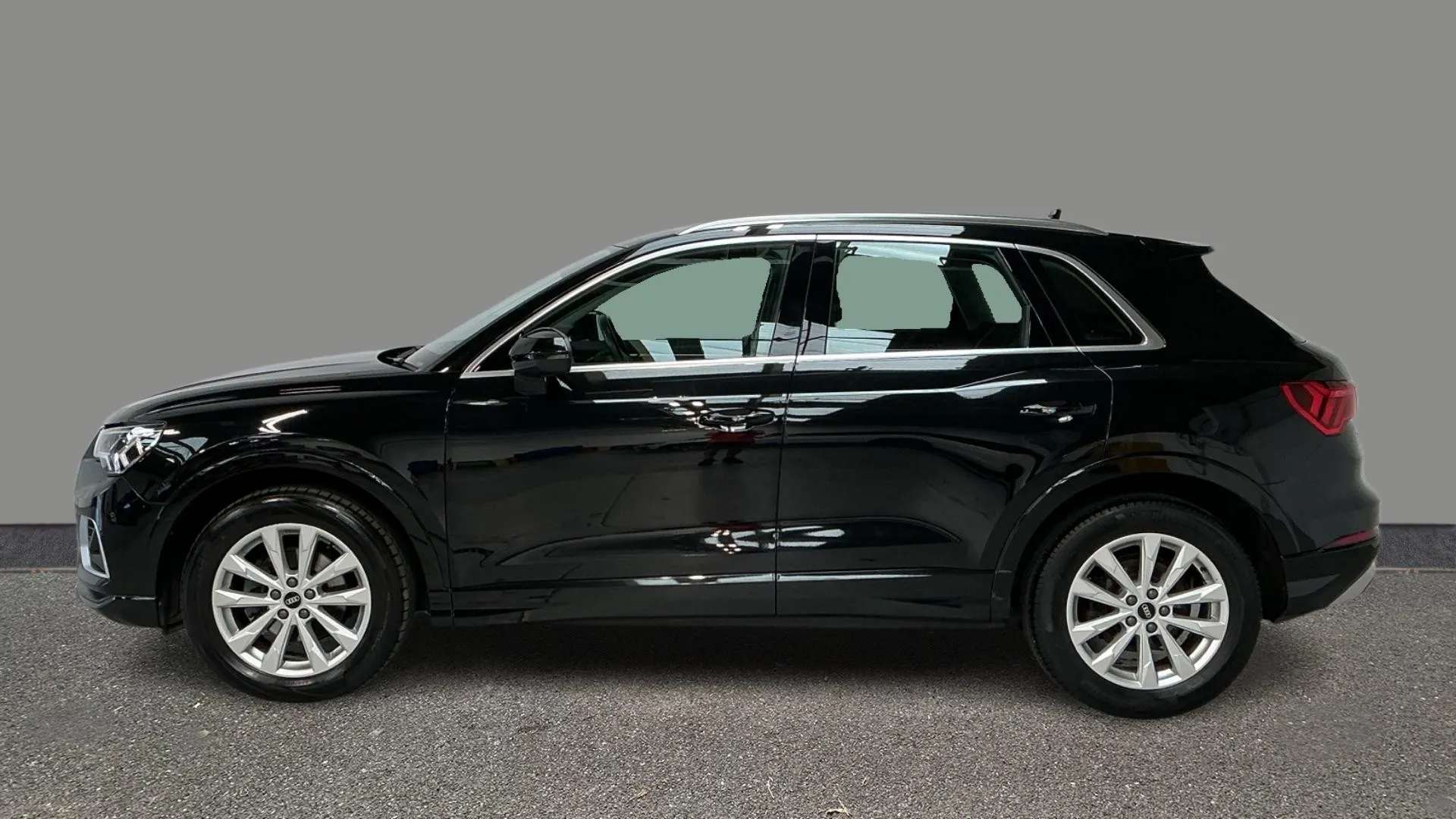 A 2021 AUDI Q3 35 TDI Sport S Tronic A 2021 AUDI Q3 35 TDI Sport S Tronic