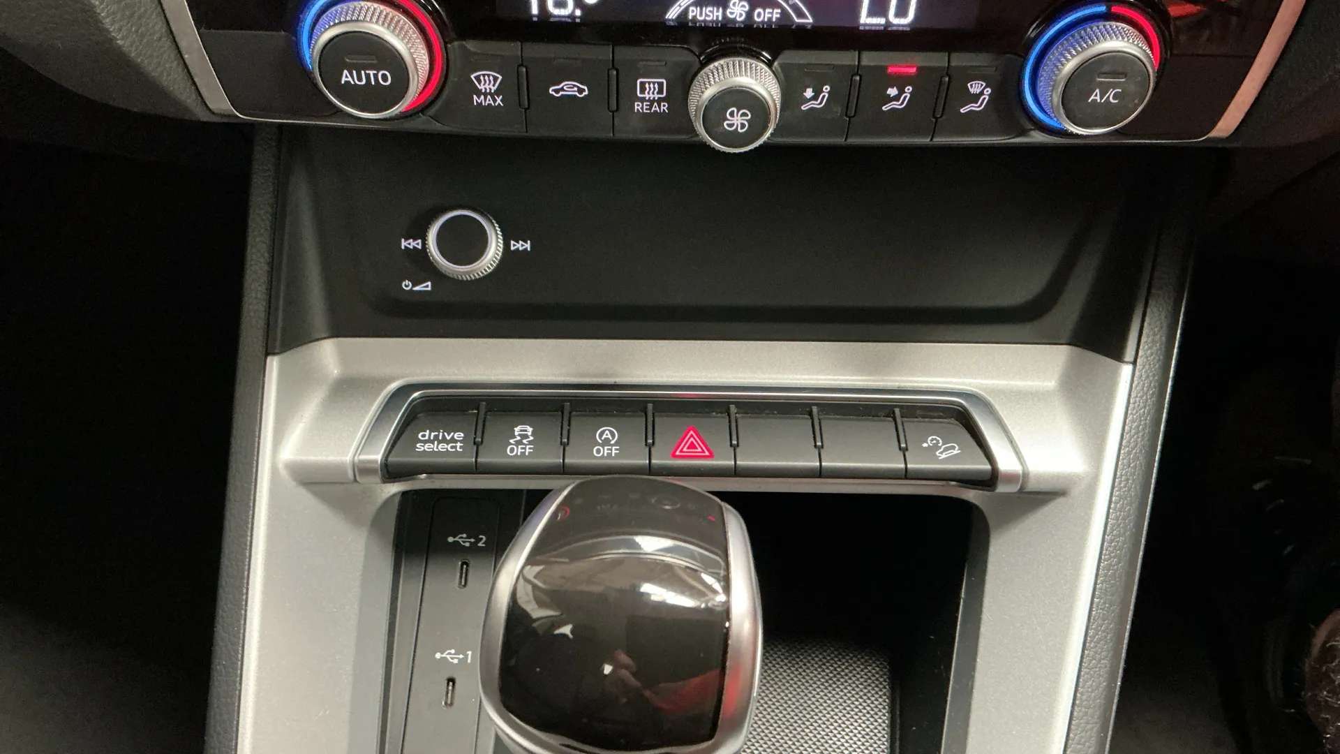 2021 AUDI Q3 2021 AUDI Q3