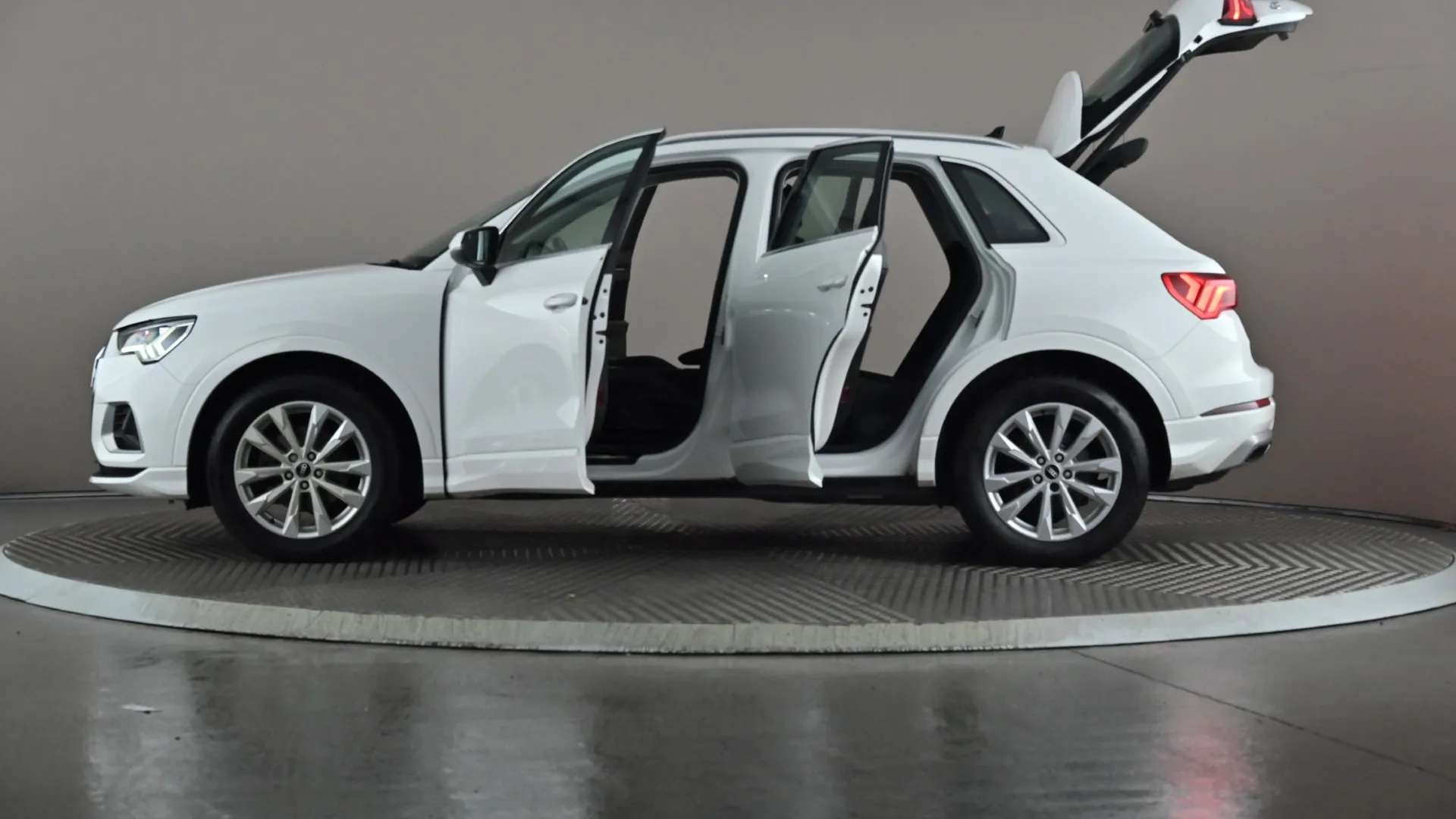 2021 AUDI Q3 2021 AUDI Q3