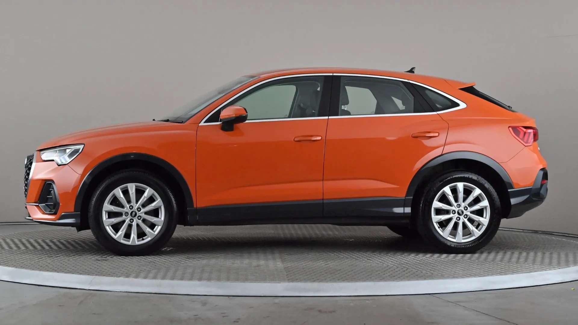 A 2021 AUDI Q3 40 TFSI Quattro Sport S Tronic A 2021 AUDI Q3 40 TFSI Quattro Sport S Tronic