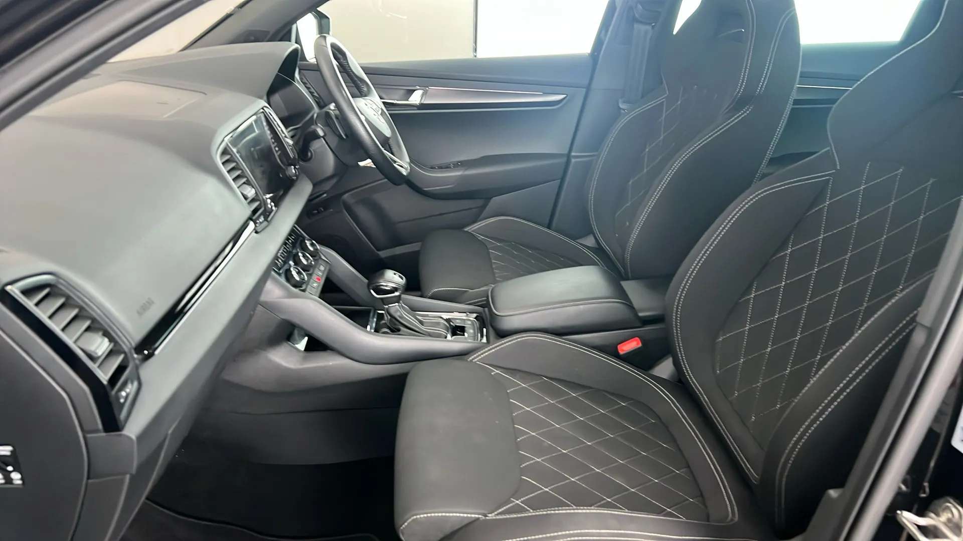 2023 SKODA KAROQ 2023 SKODA KAROQ