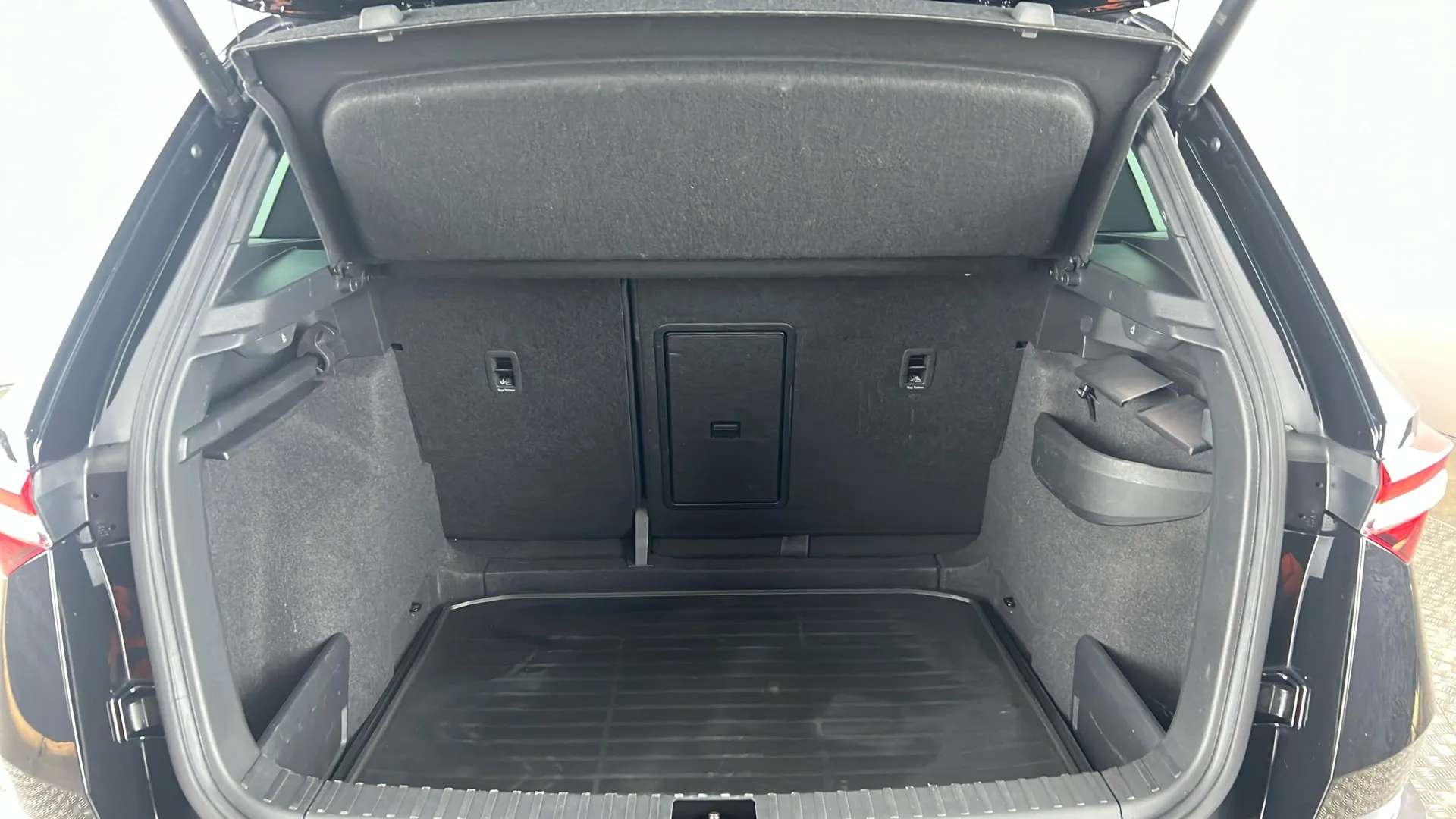 2023 SKODA KAROQ 2023 SKODA KAROQ