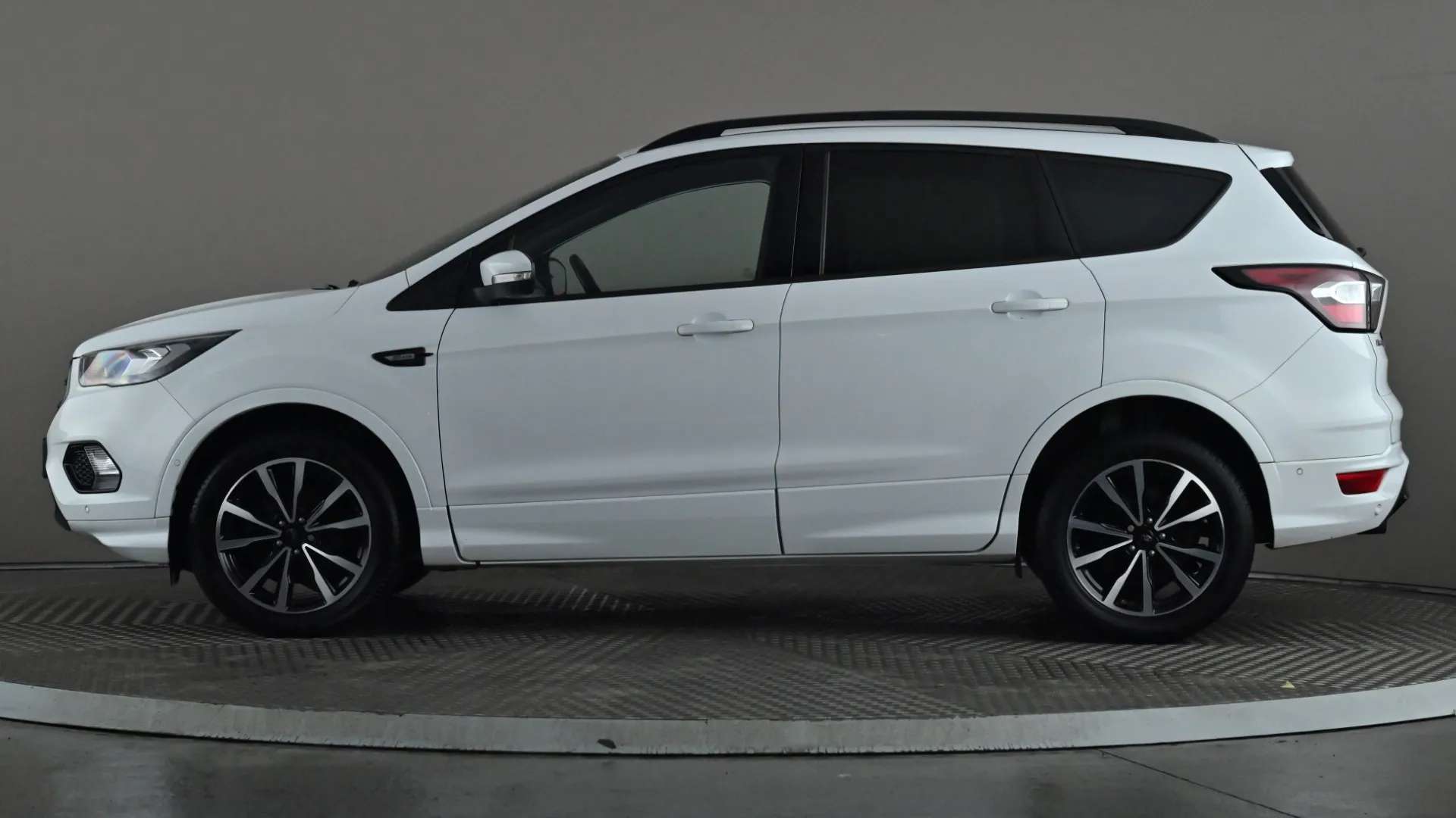 A 2019 FORD KUGA 1.5 TDCi ST-Line 2WD A 2019 FORD KUGA 1.5 TDCi ST-Line 2WD