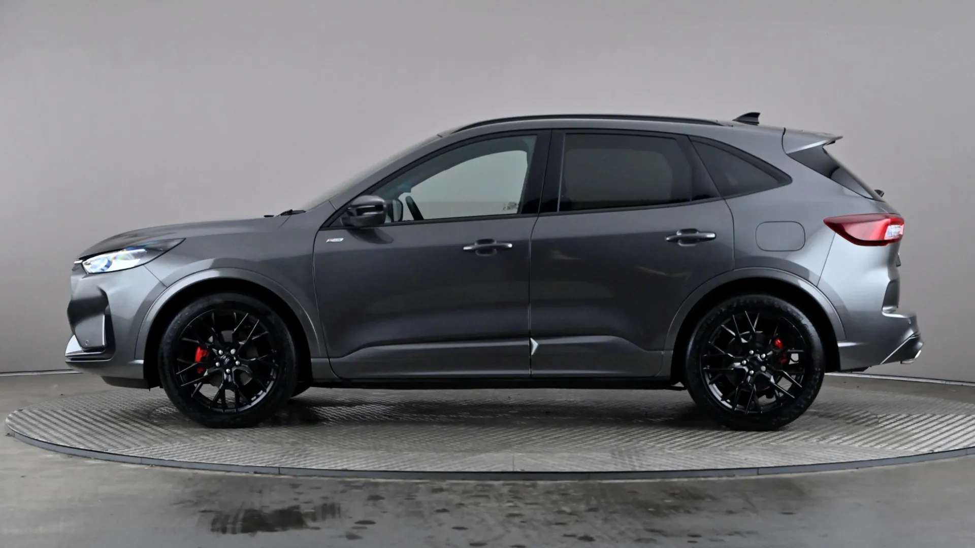 A 2025 FORD KUGA 2.5 FHEV ST-Line X CVT A 2025 FORD KUGA 2.5 FHEV ST-Line X CVT
