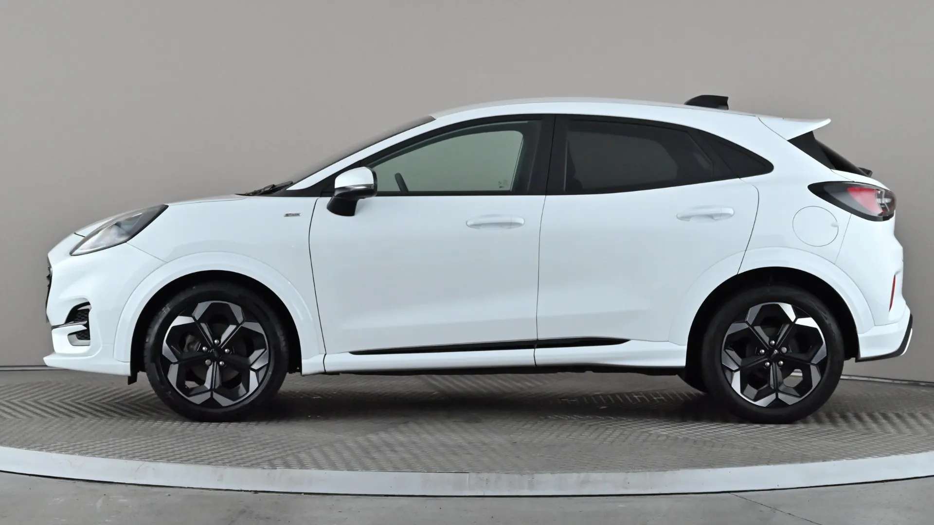 A 2025 FORD PUMA 1.0 EcoBoost Hybrid mHEV ST-Line X DCT A 2025 FORD PUMA 1.0 EcoBoost Hybrid mHEV ST-Line X DCT