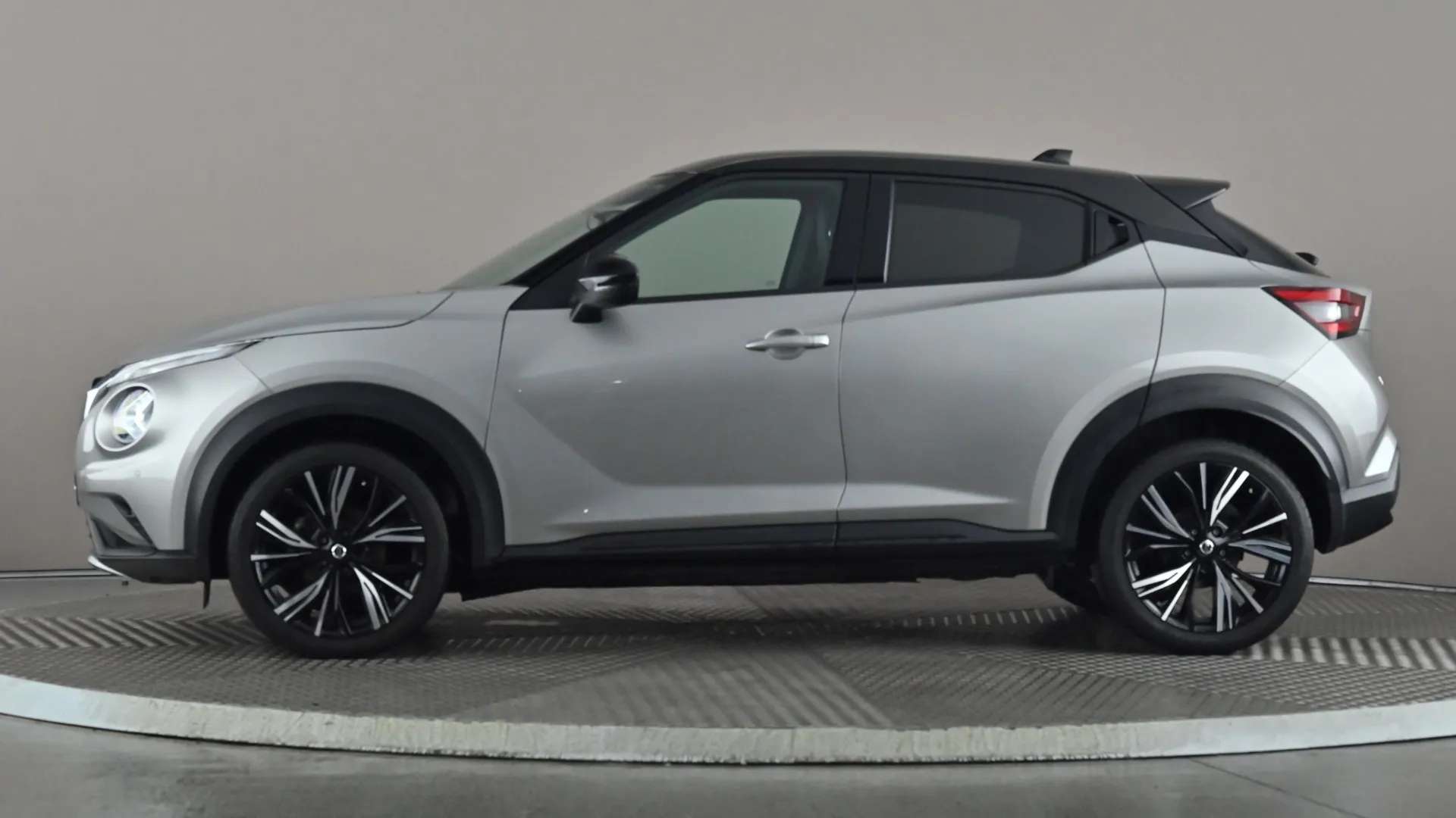 A 2021 NISSAN JUKE 1.0 DiG-T 114 Tekna+ A 2021 NISSAN JUKE 1.0 DiG-T 114 Tekna+