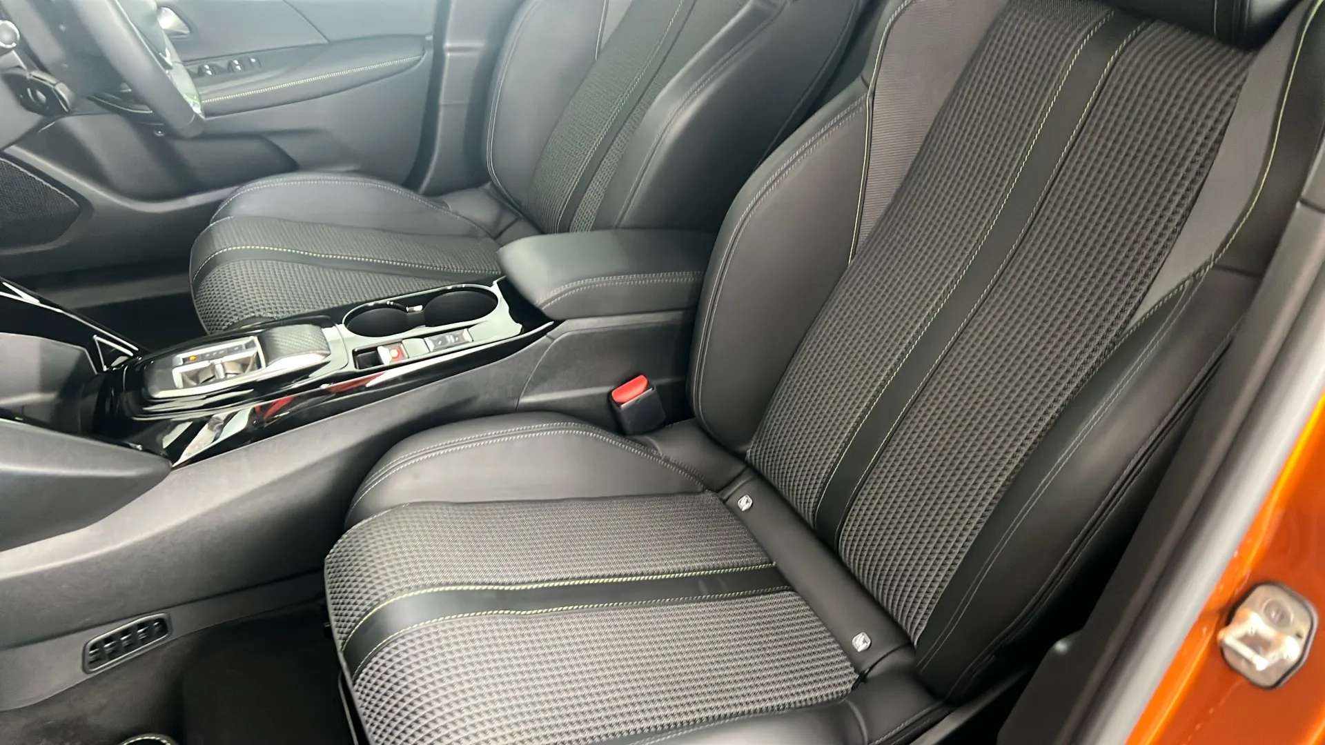 2022 PEUGEOT 2008 2022 PEUGEOT 2008