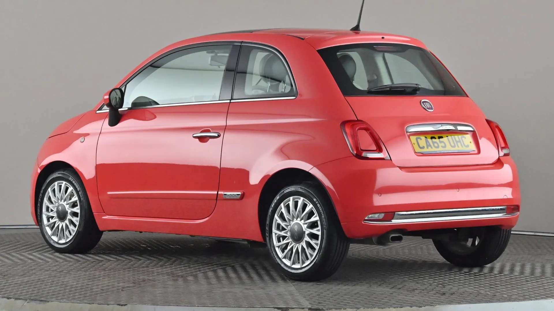 A 2016 FIAT 500 1.2 Lounge A 2016 FIAT 500 1.2 Lounge