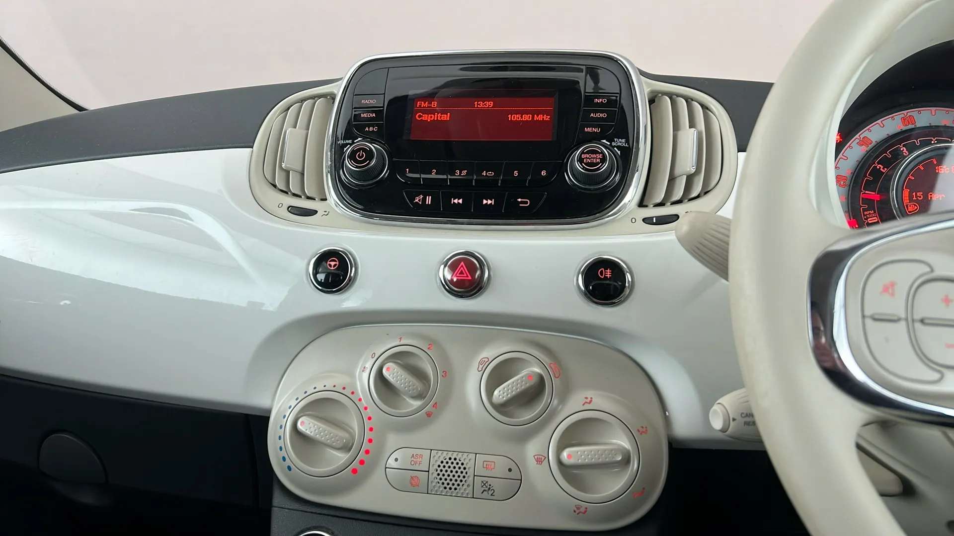 2017 FIAT 500 2017 FIAT 500