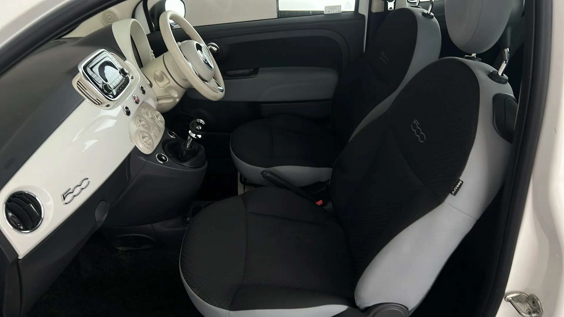 2017 FIAT 500 2017 FIAT 500