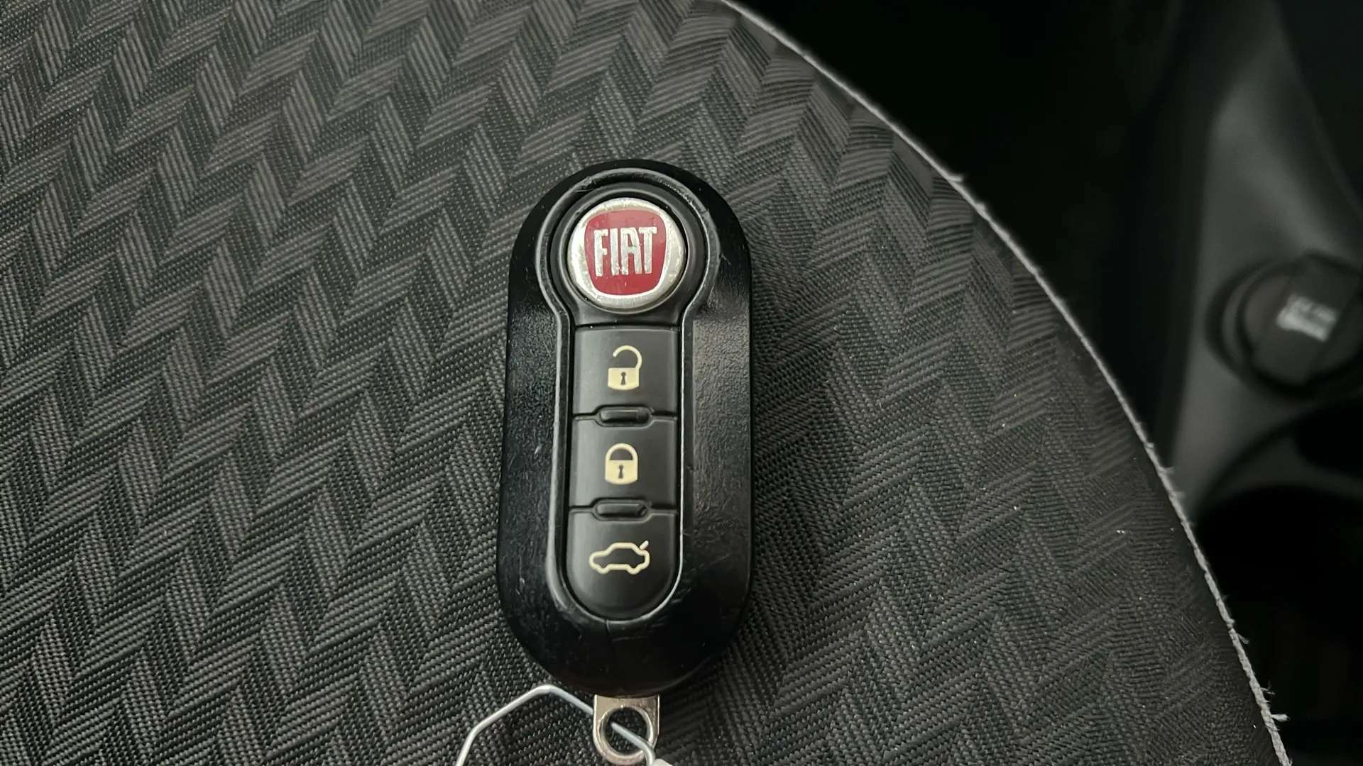 2017 FIAT 500 2017 FIAT 500