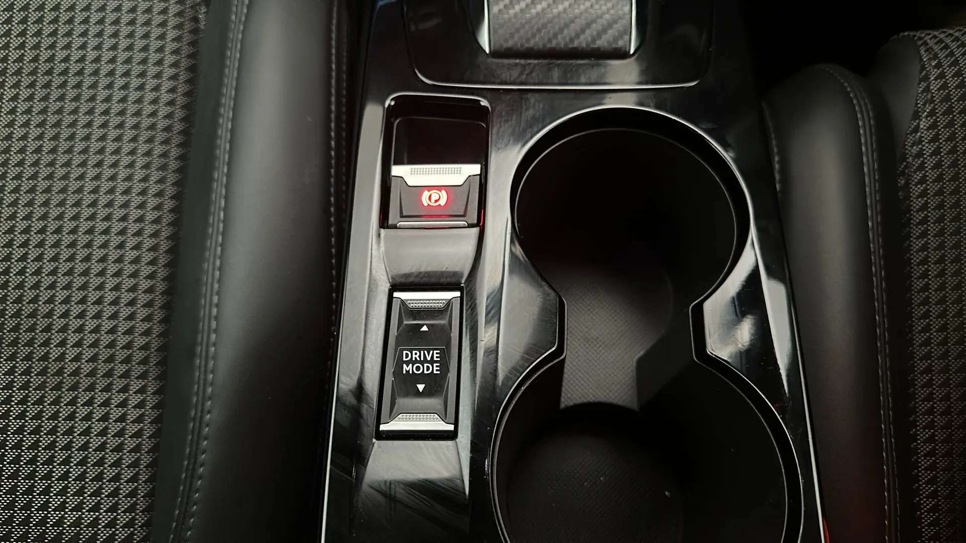 2023 PEUGEOT 2008 2023 PEUGEOT 2008