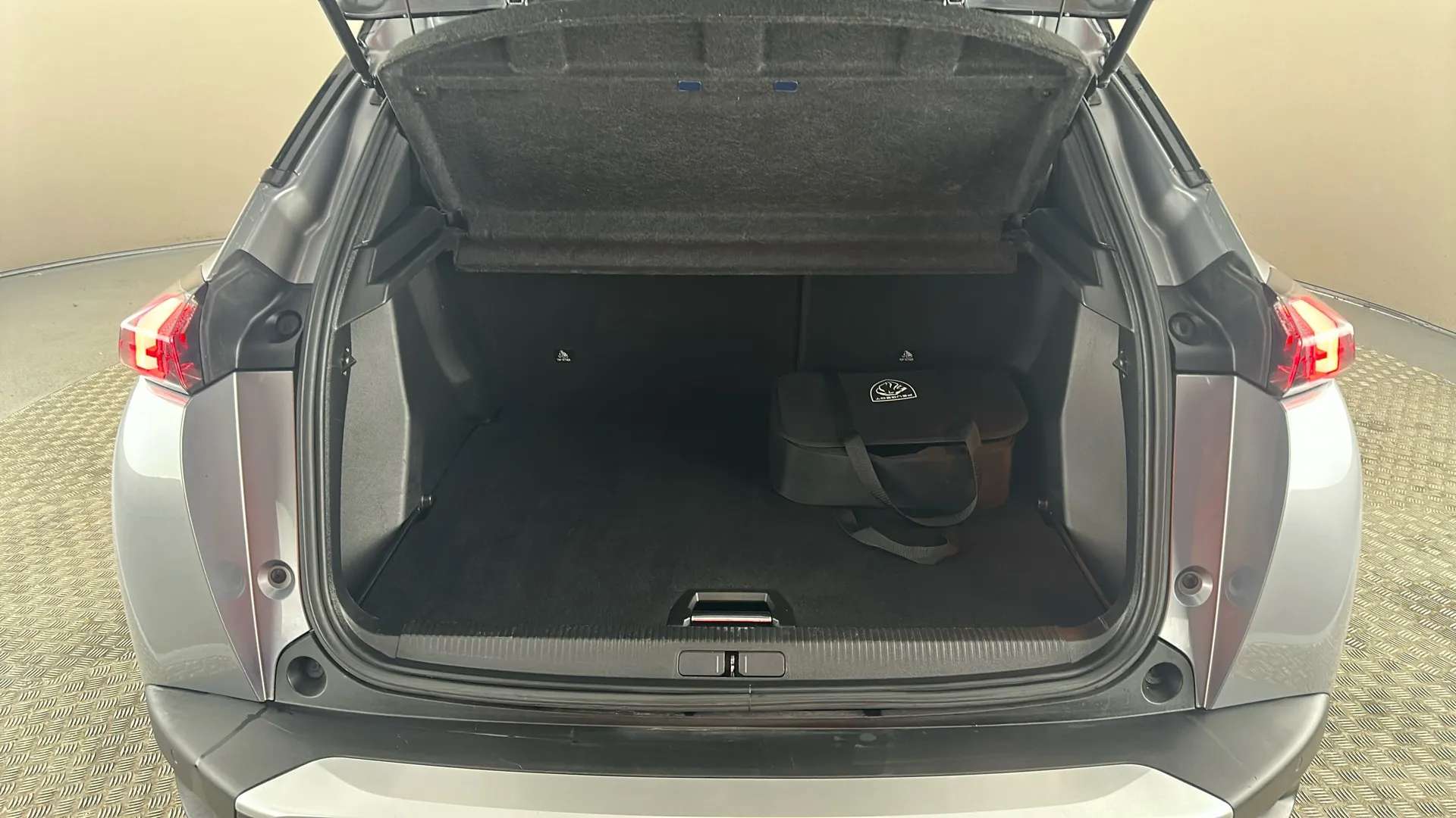 2023 PEUGEOT 2008 2023 PEUGEOT 2008