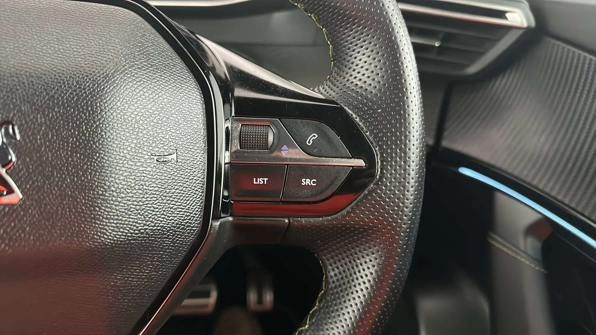 2023 PEUGEOT 2008 2023 PEUGEOT 2008