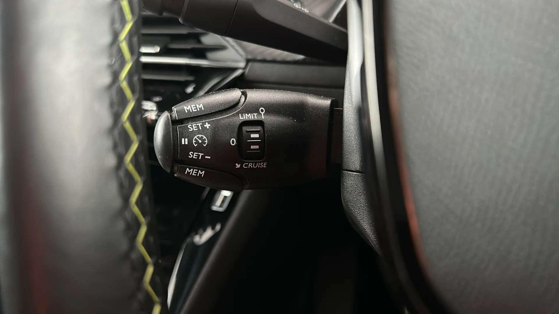 2023 PEUGEOT 2008 2023 PEUGEOT 2008