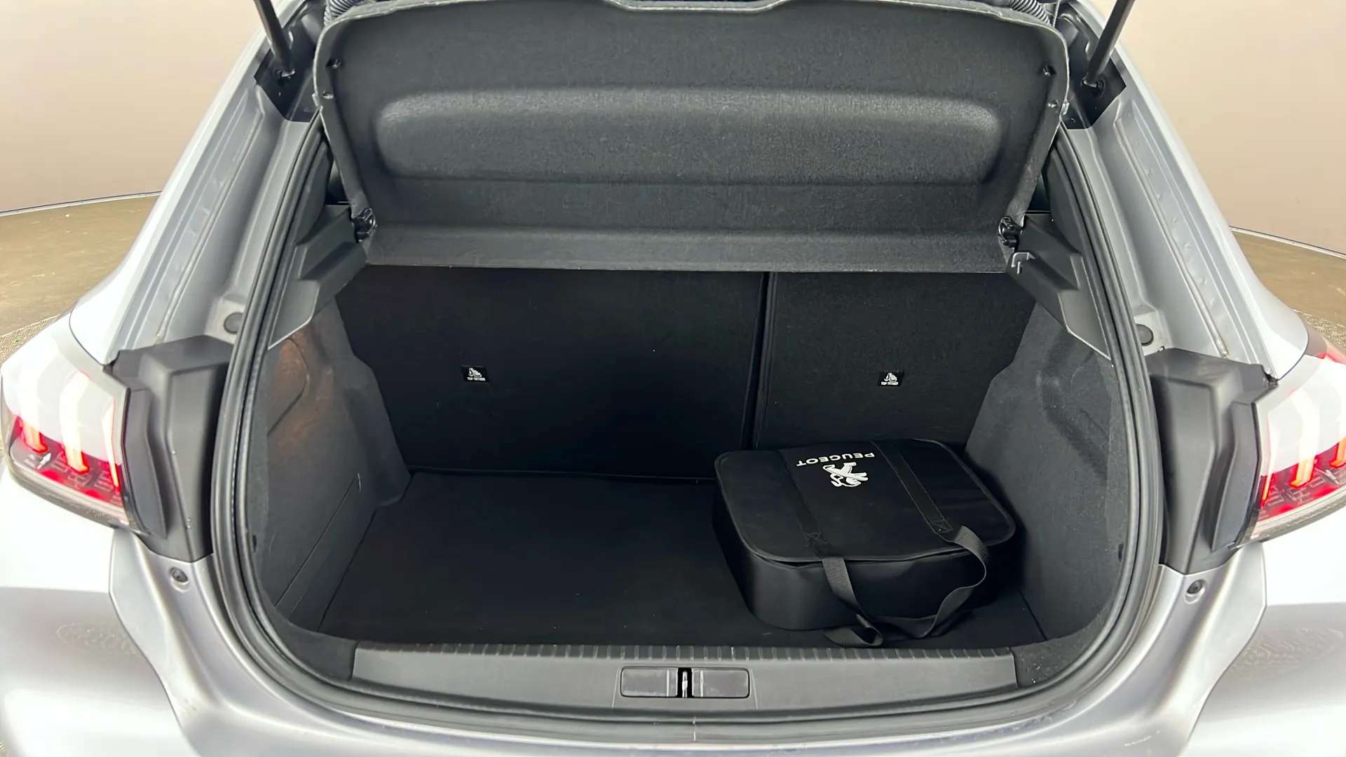 2022 PEUGEOT 208 2022 PEUGEOT 208
