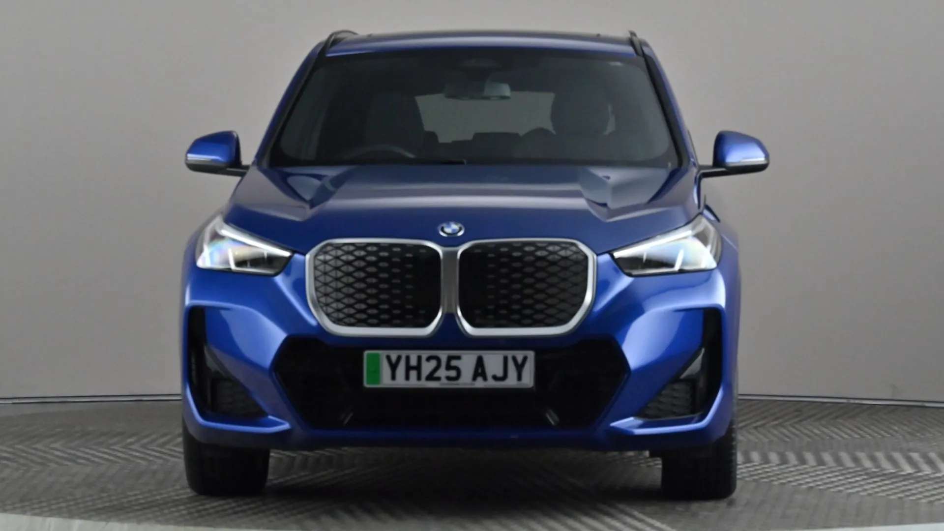 2025 BMW IX1 2025 BMW IX1