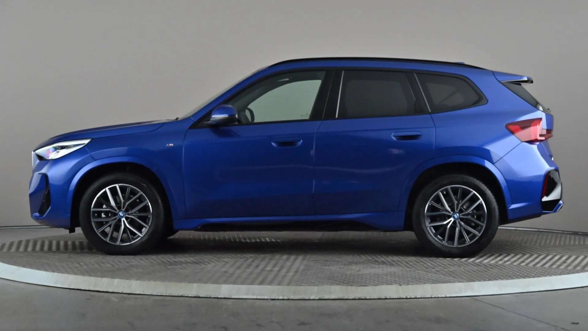 2025 BMW IX1 2025 BMW IX1