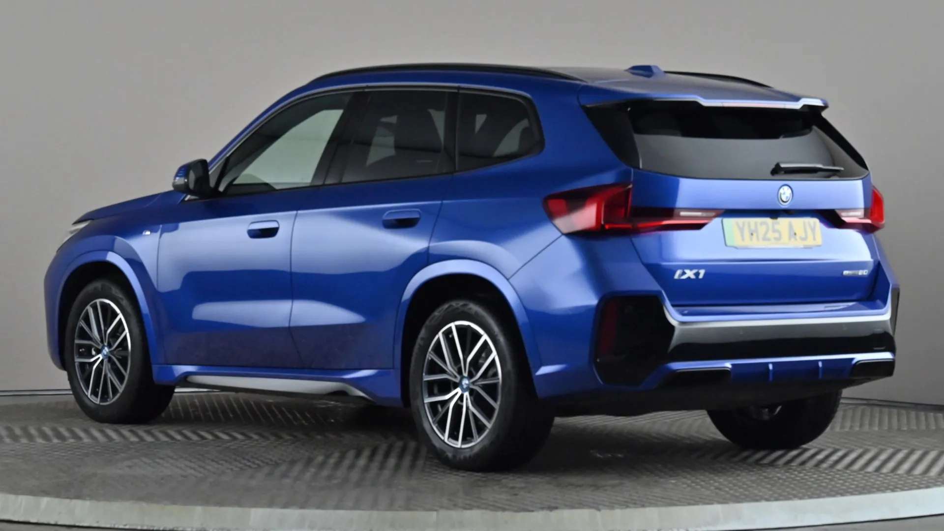 2025 BMW IX1 2025 BMW IX1