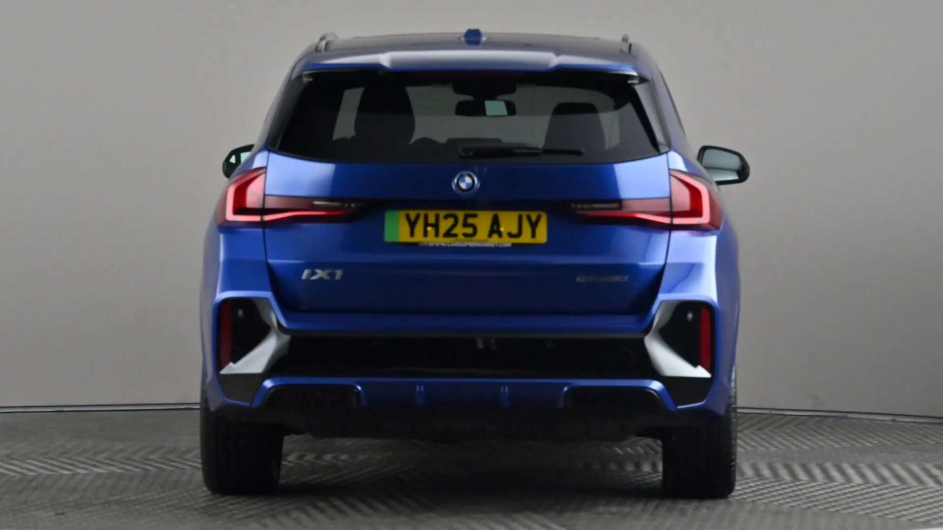 2025 BMW IX1 2025 BMW IX1