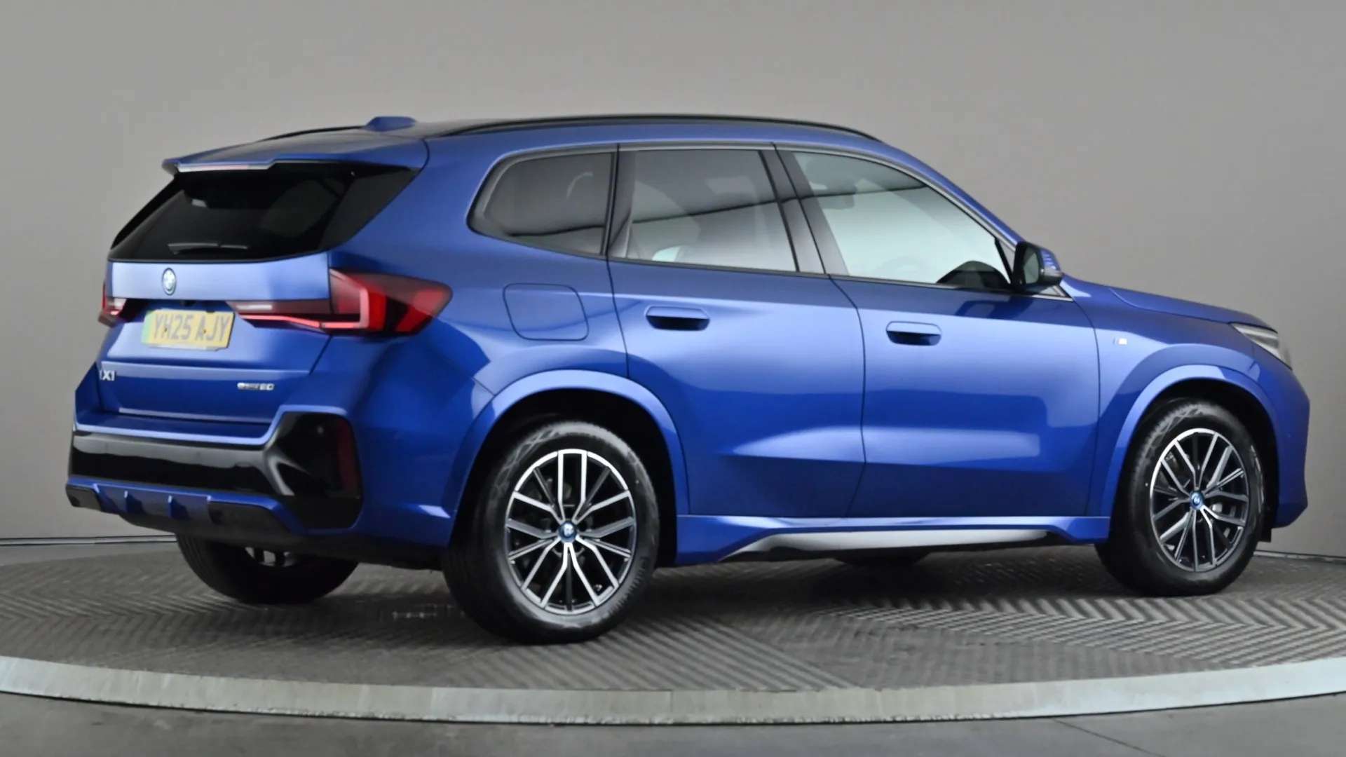 2025 BMW IX1 2025 BMW IX1