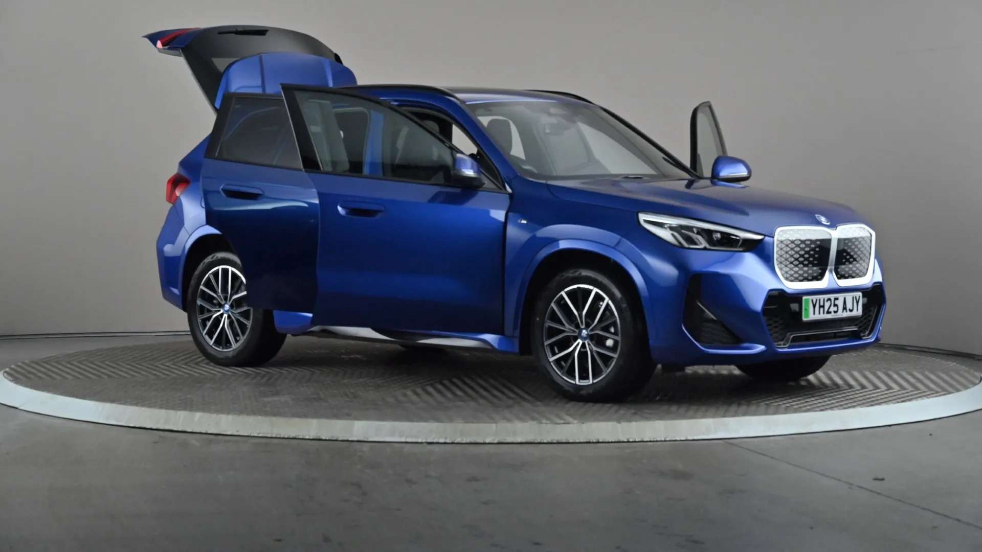 2025 BMW IX1 2025 BMW IX1