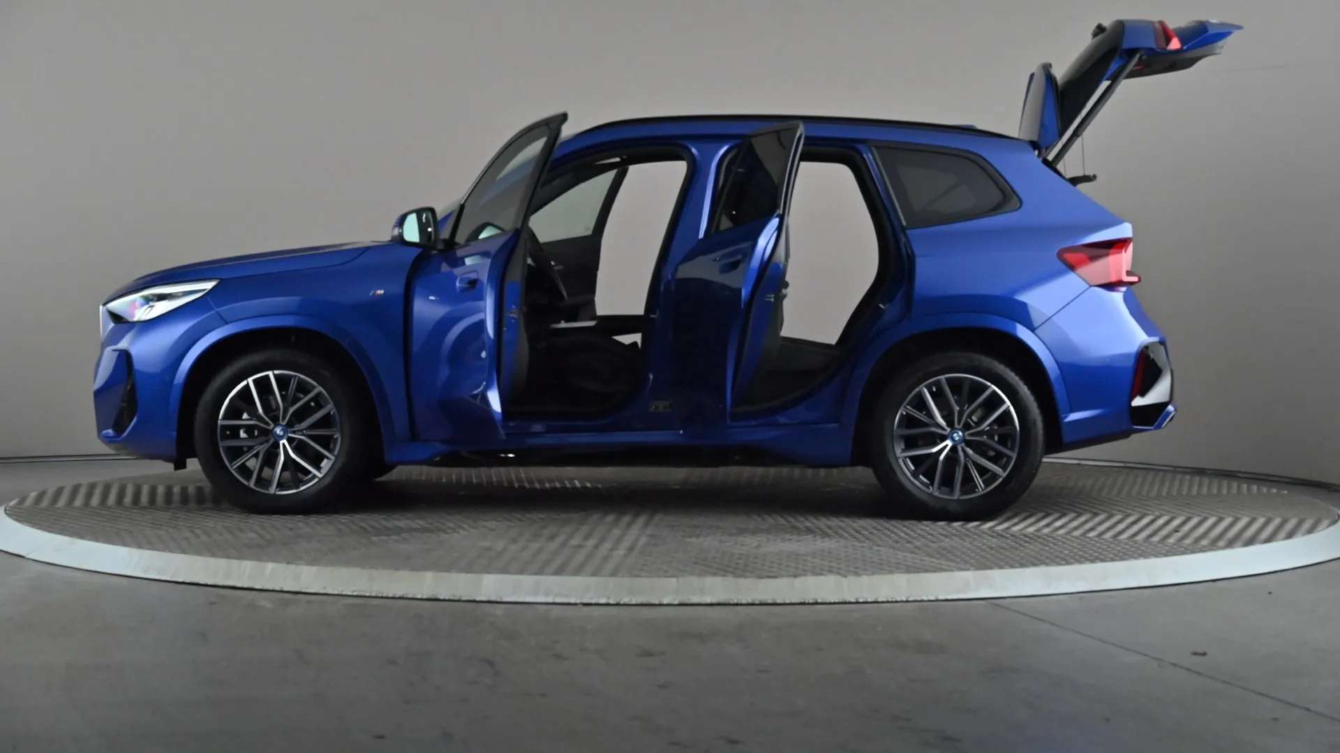 2025 BMW IX1 2025 BMW IX1