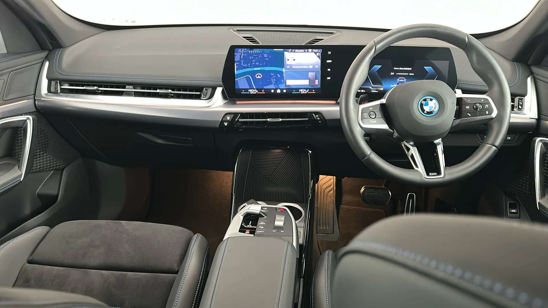 2025 BMW IX1 2025 BMW IX1