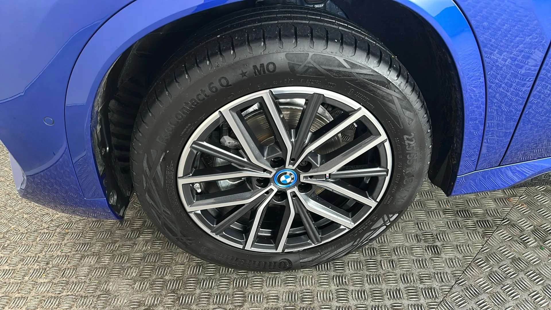 2025 BMW IX1 2025 BMW IX1