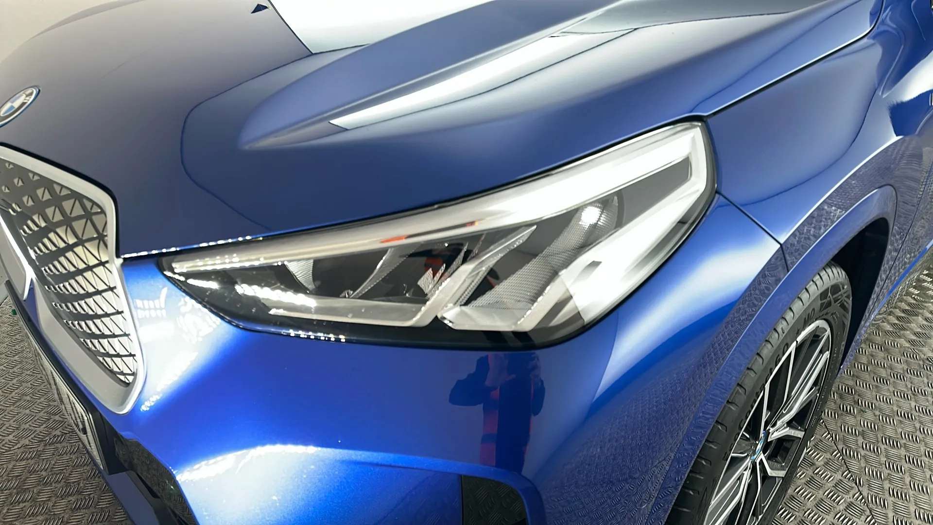 2025 BMW IX1 2025 BMW IX1