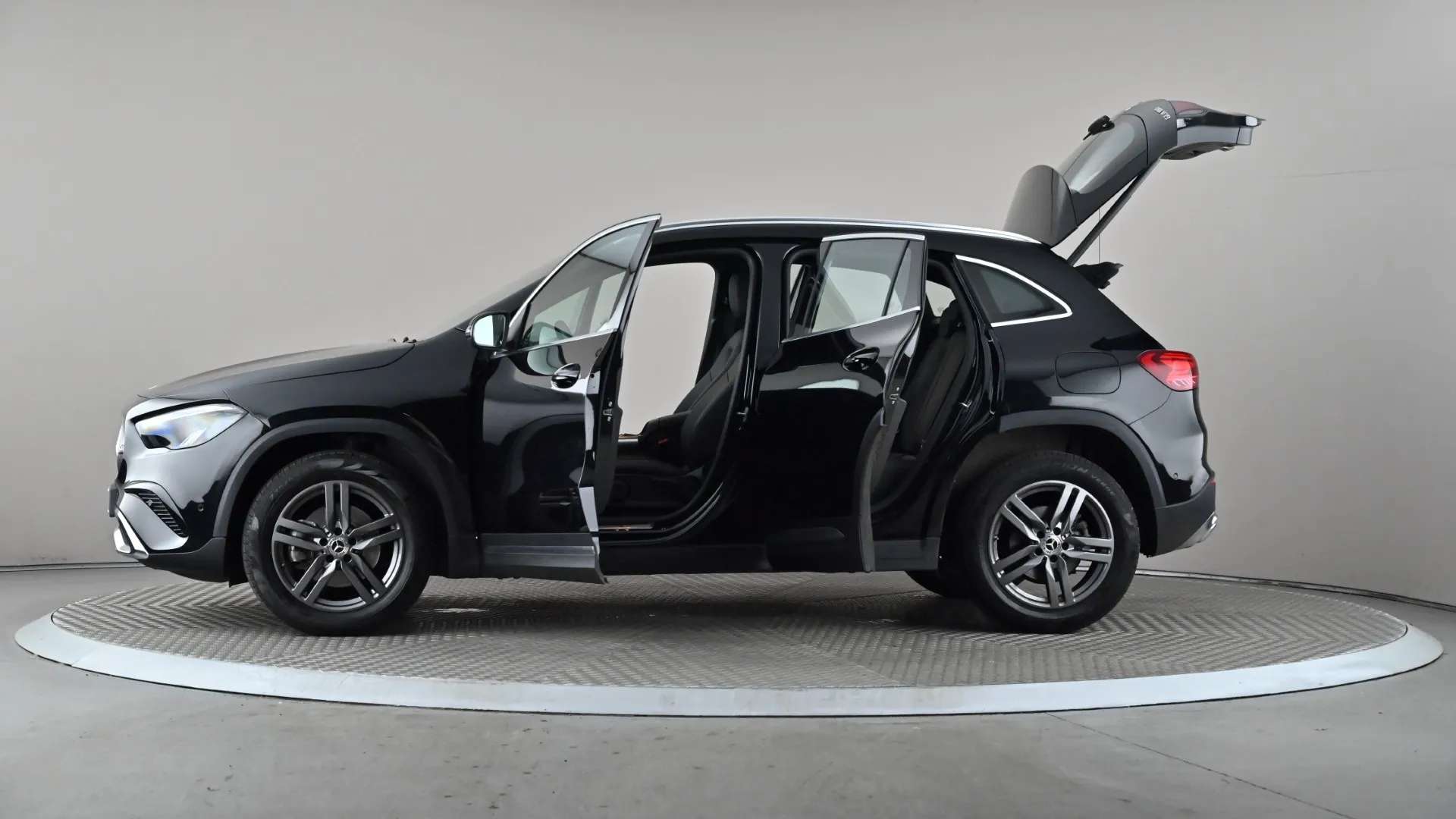 2025 MERCEDES-BENZ GLA 2025 MERCEDES-BENZ GLA